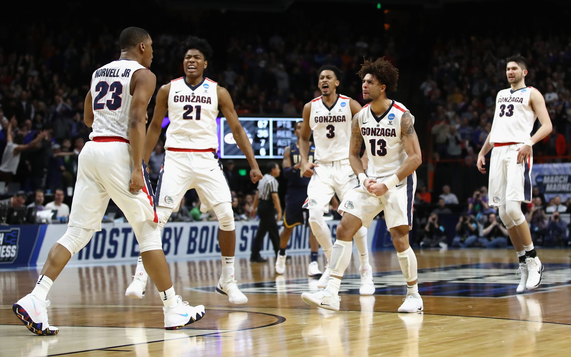 Gonzaga Basketball Zags survives UNC Greensboro to extend FirstRound