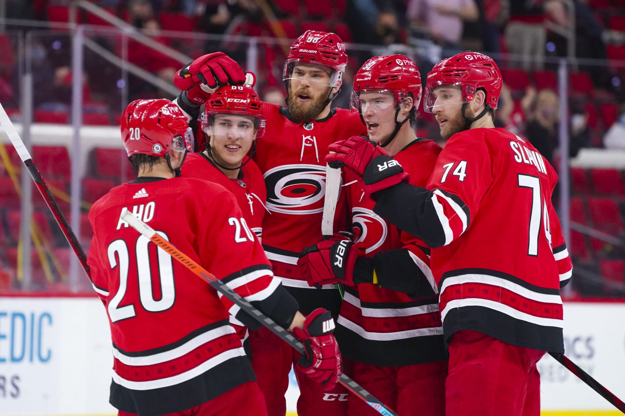Carolina Hurricanes Clinch 2nd or Better in Big Win vs. Chicago