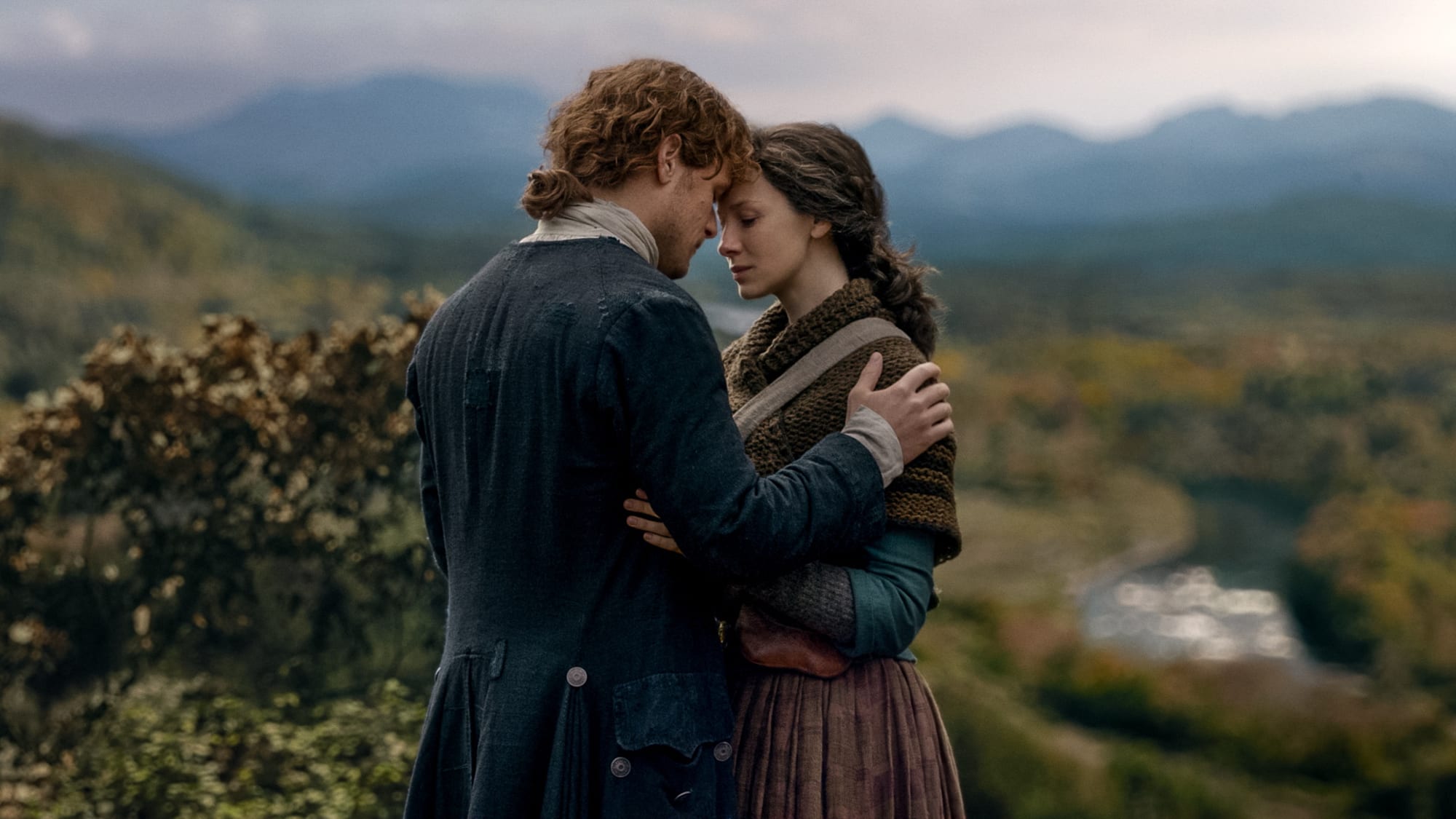 Outlander Season 5 Adding Intimate Moments Between Claire And Jamie