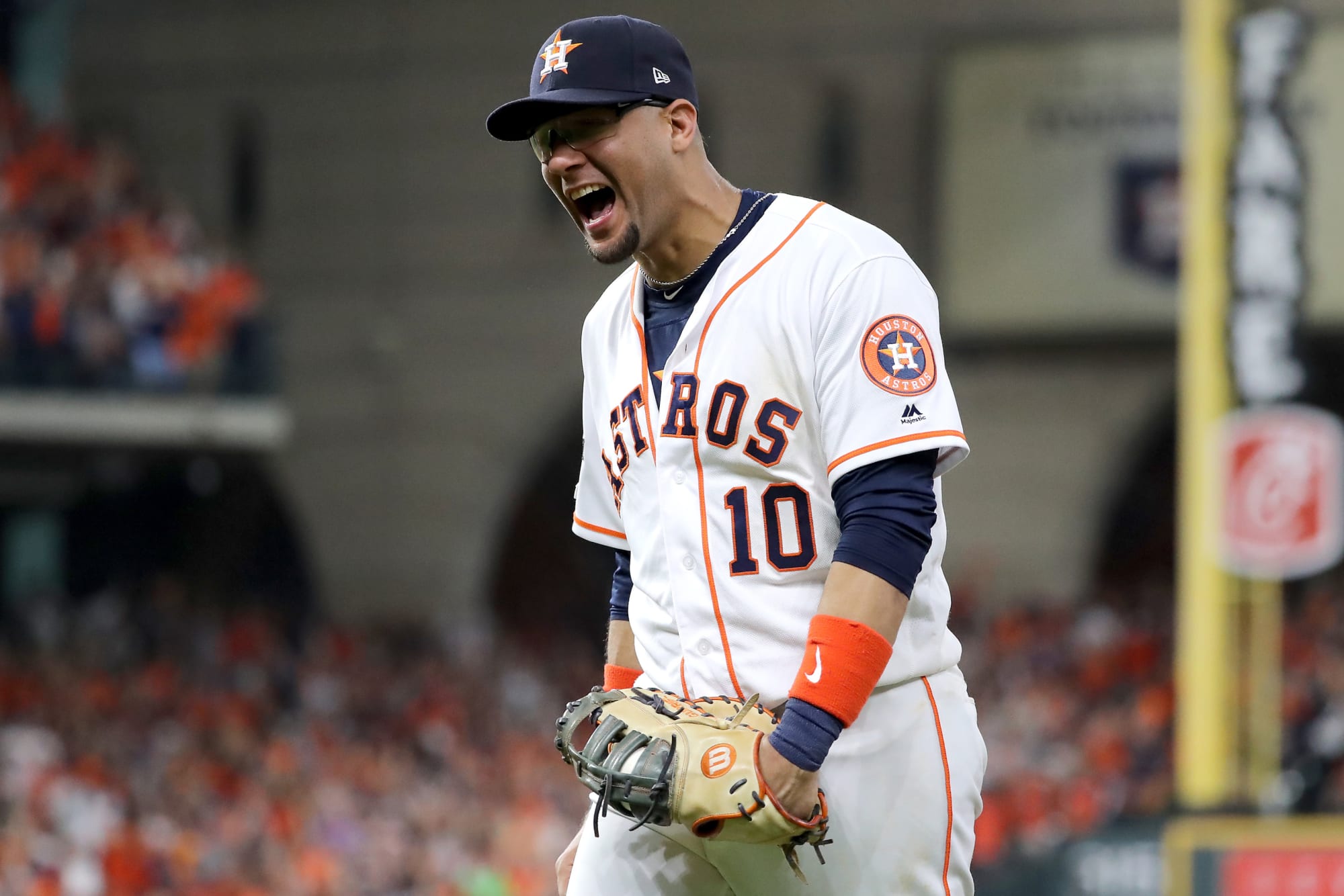 Astros sign Yuli Gurriel to oneyear contract extension