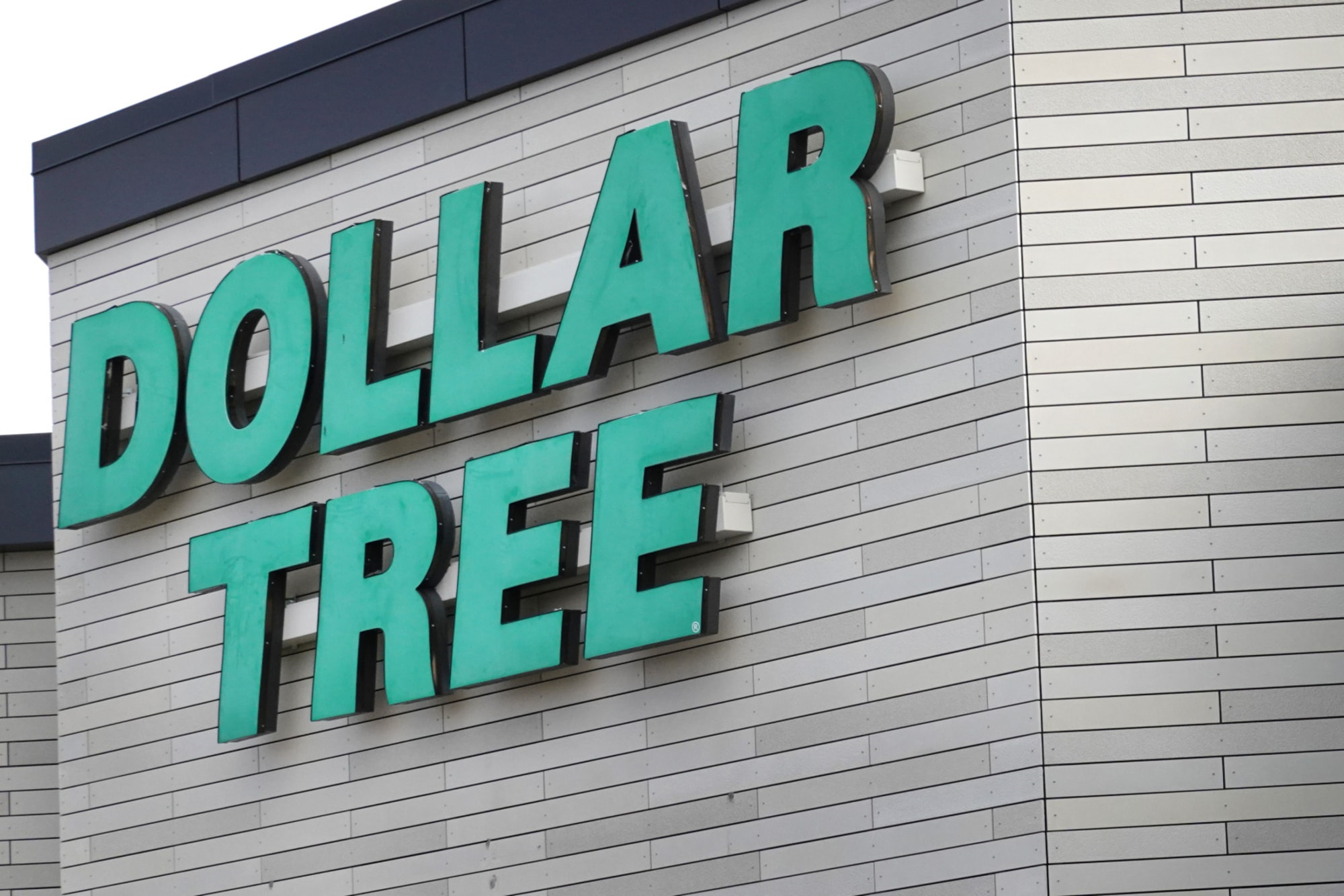 Is Dollar Tree open on Labor Day? (2023)