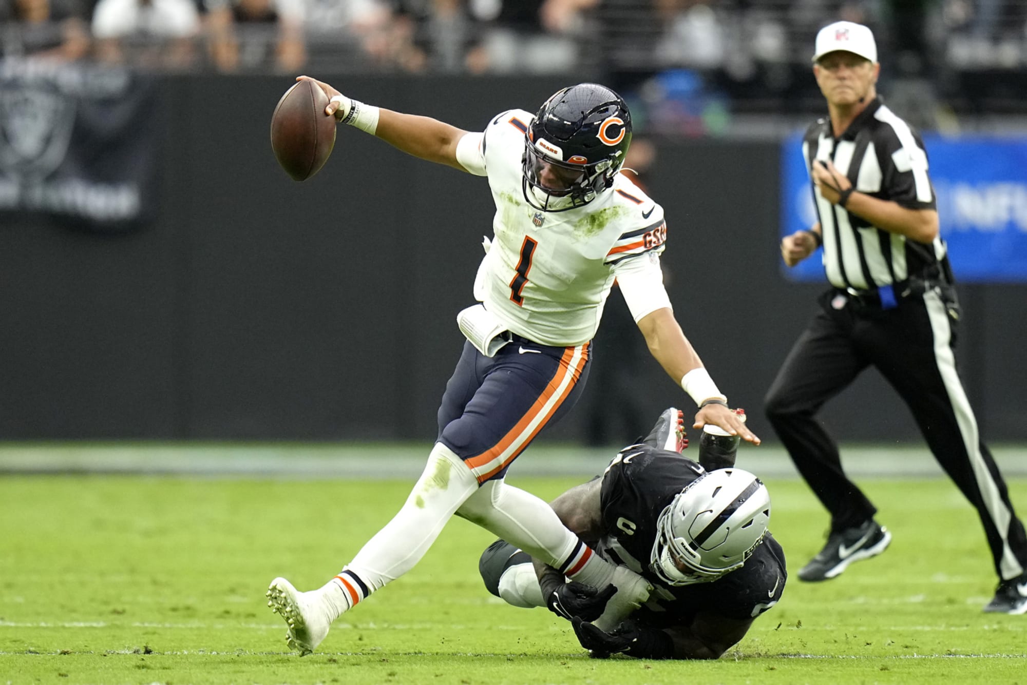 Chicago Bears Justin Fields’ toughness reminiscent of the alltime greats