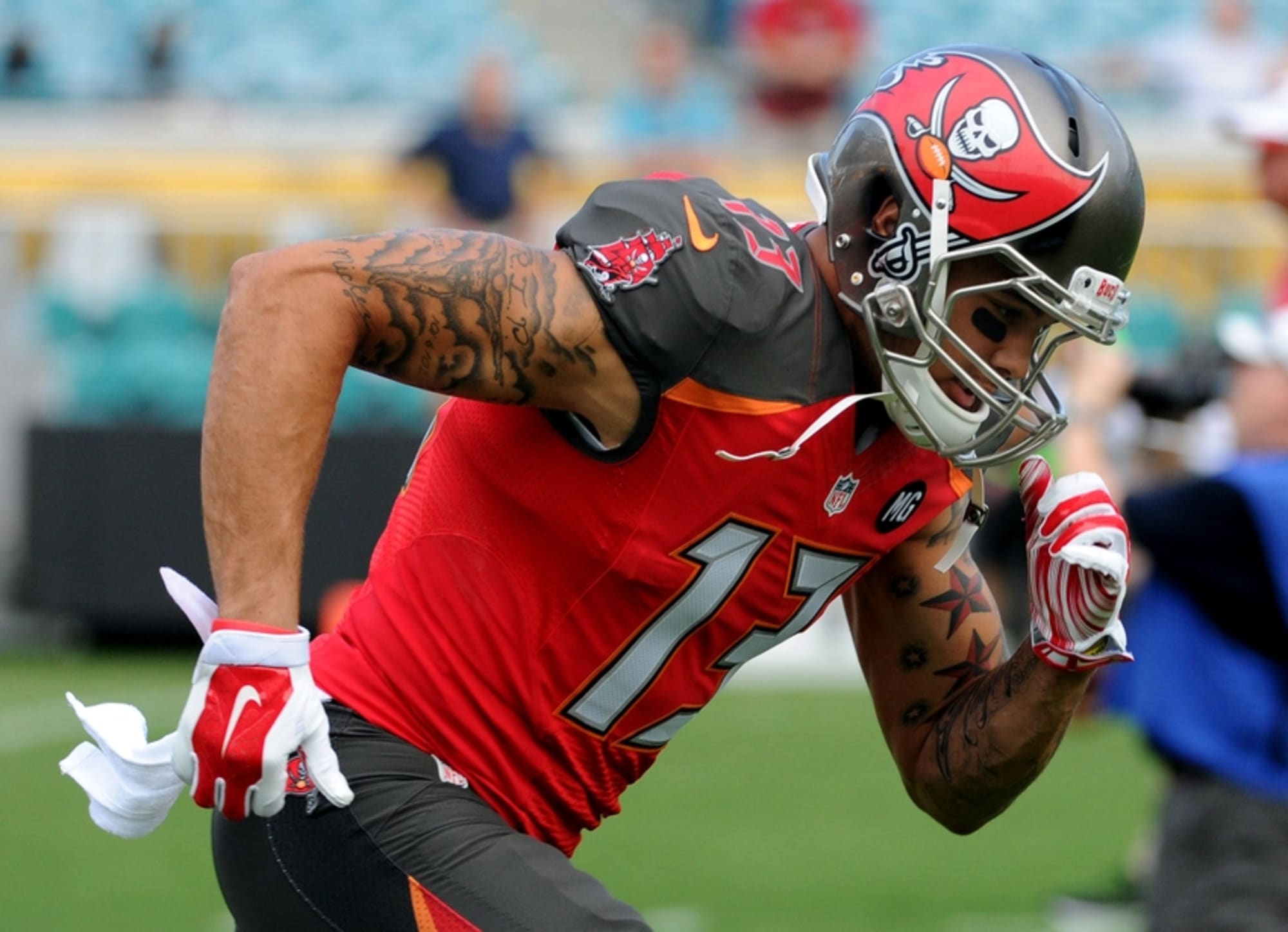 Tampa Bay Buccaneers release statement on Mike Evans fight