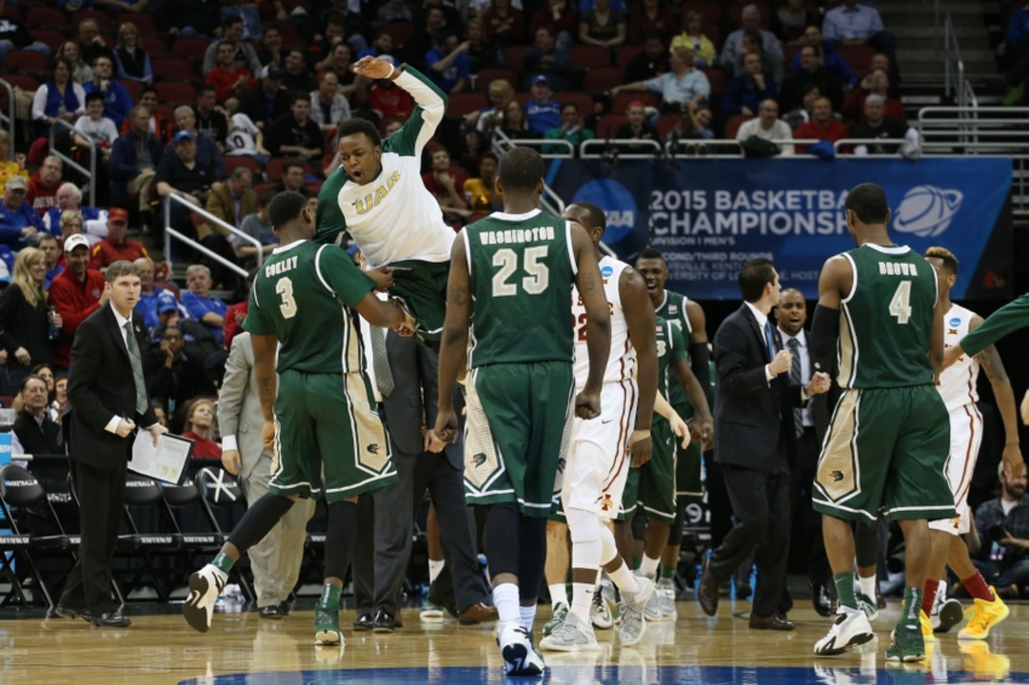 March Madness No. 14 UAB upsets No. 3 Iowa State