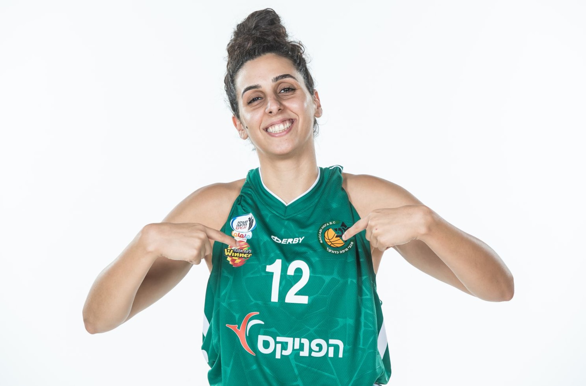 Israel S First Arab Israeli Basketball Captain Wrestles With Racism Identity And The Love Of