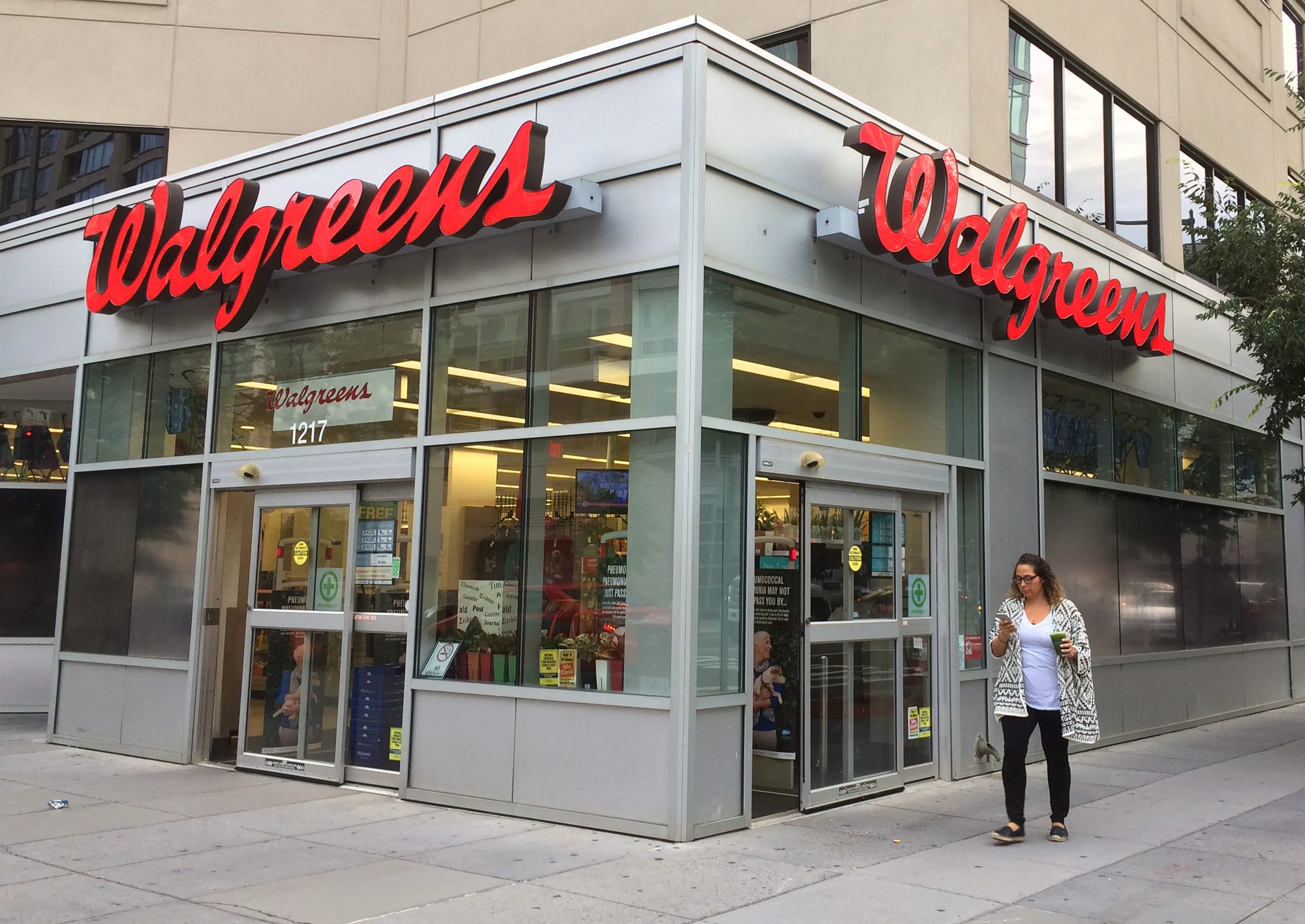 Store 4th of July hours 2016 Is Walgreens open?