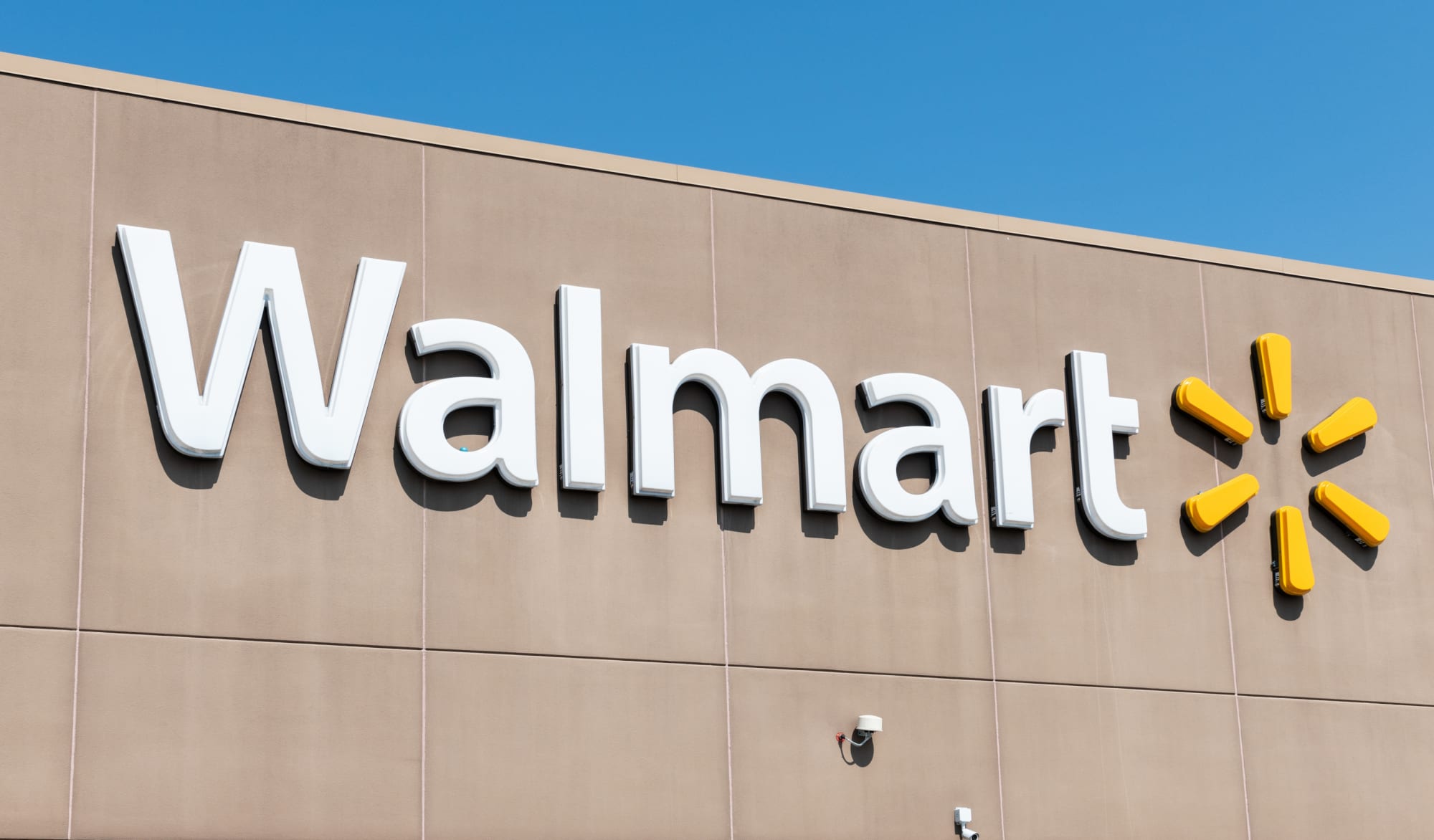 Is Walmart open on Christmas Eve 2018?