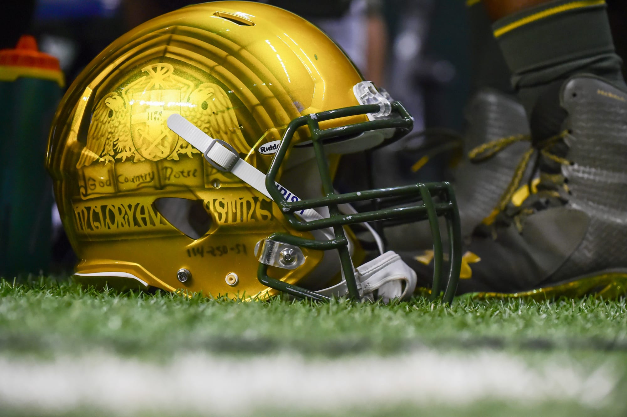 Notre Dame unveils Yankees-inspired uniforms for Shamrock Series game
