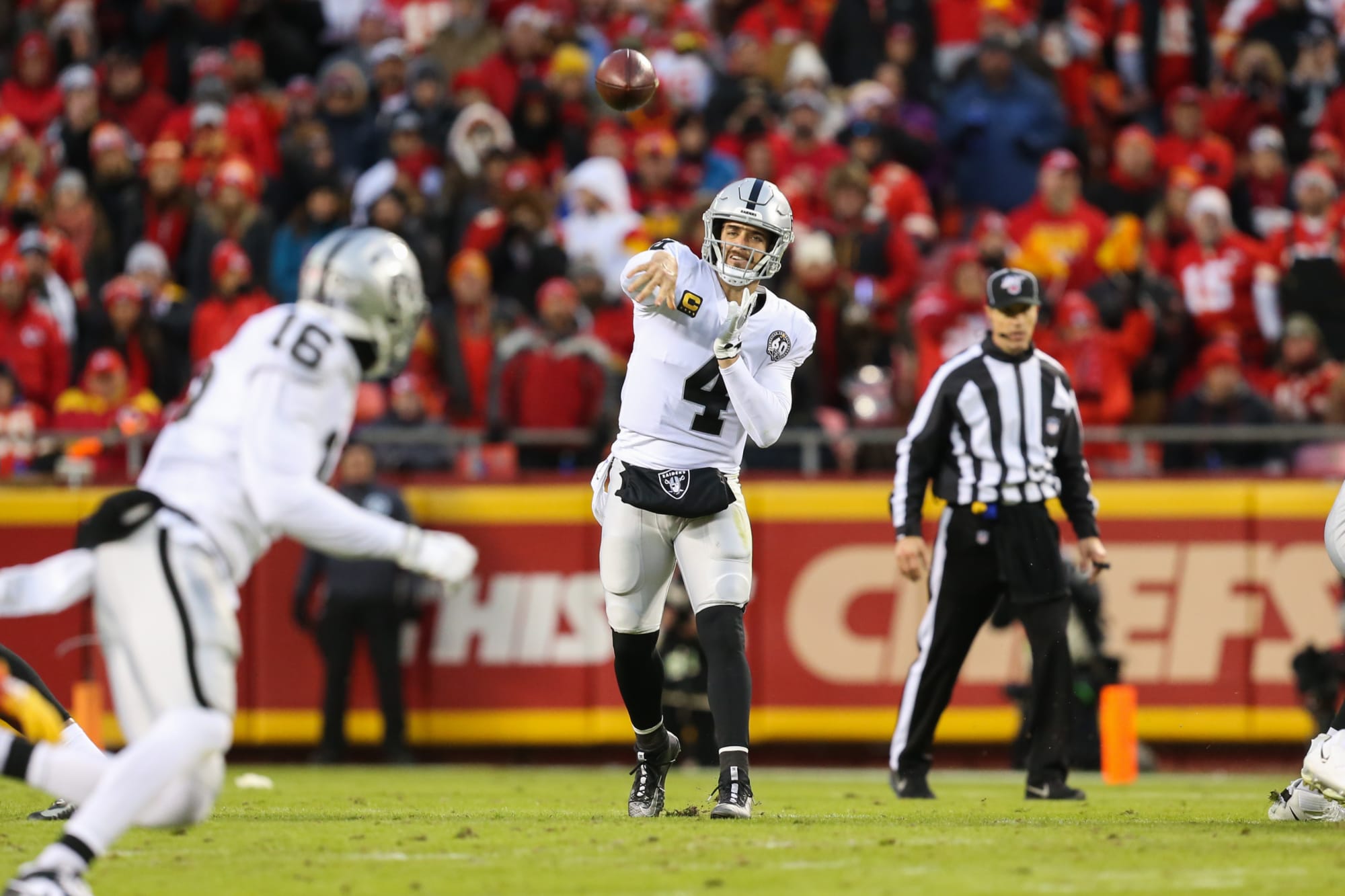 The difficulty in evaluating Derek Carr's season with the Raiders