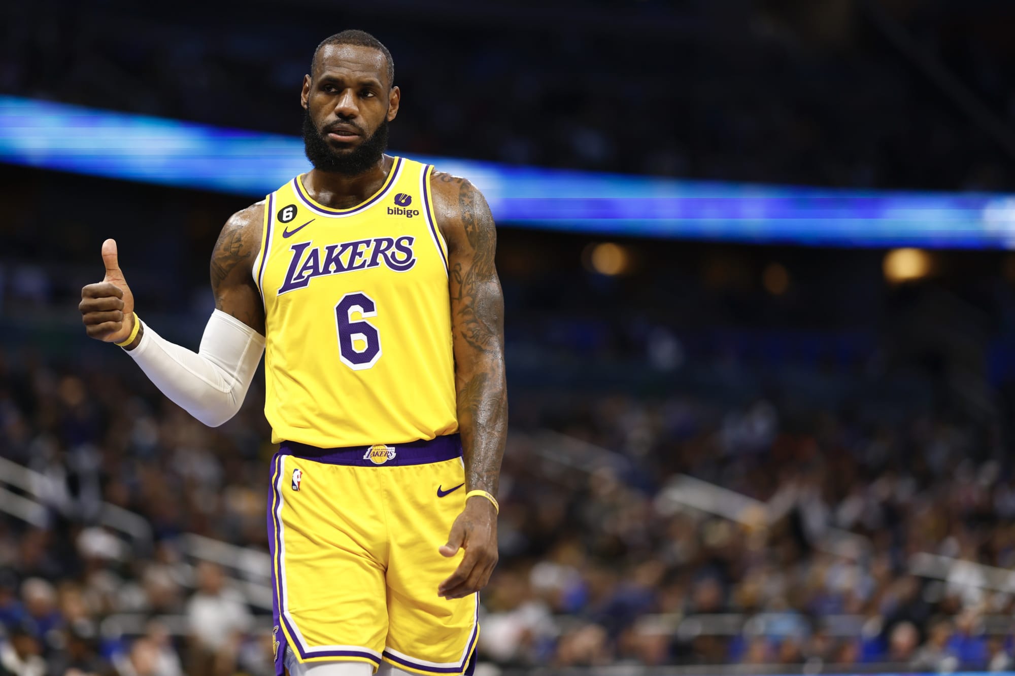 Photo of LeBron James under fire for supporting Deshaun Watson on social media