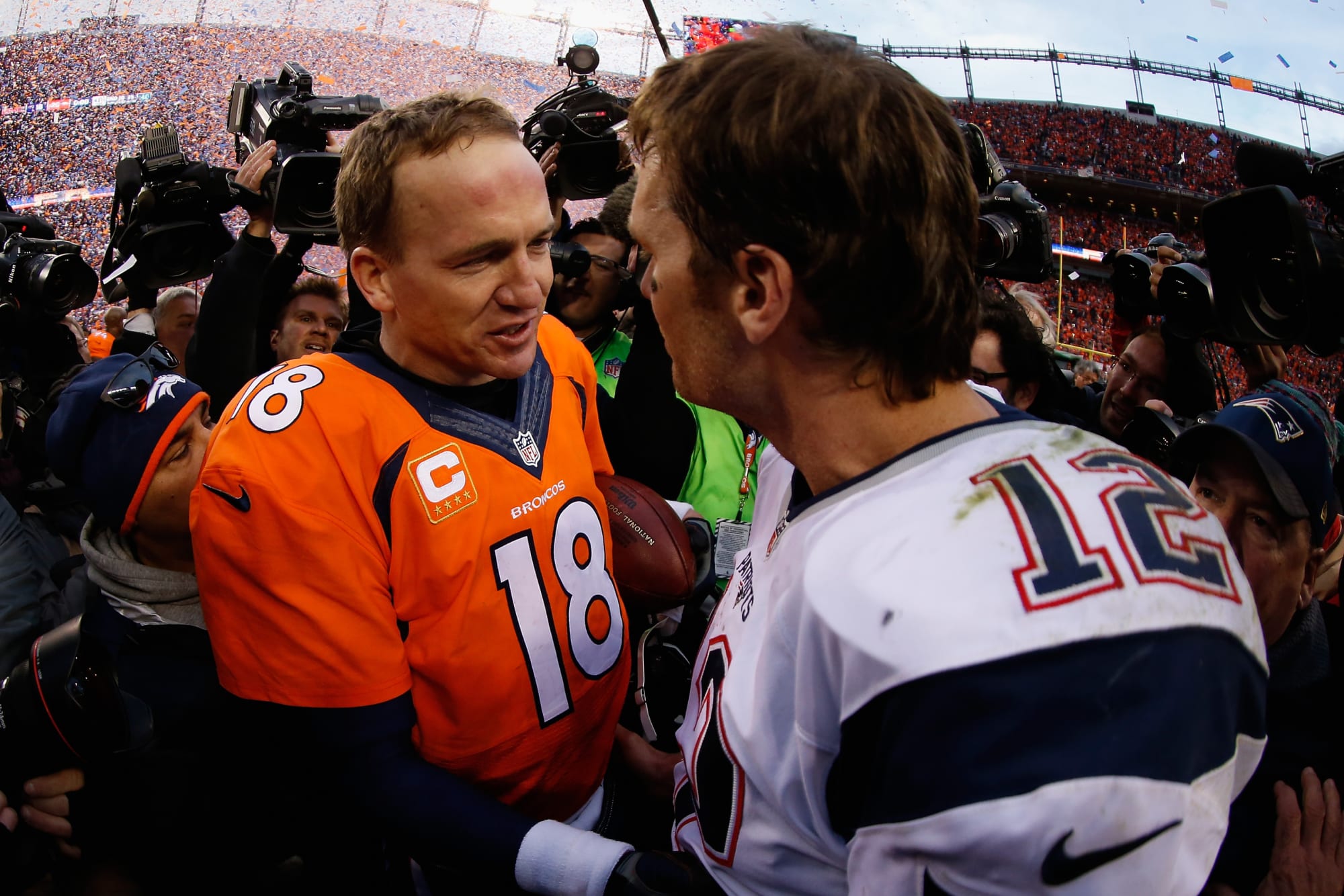 Photo of Former linebacker weighs in on scarier QB to face Peyton Manning or Tom Brady