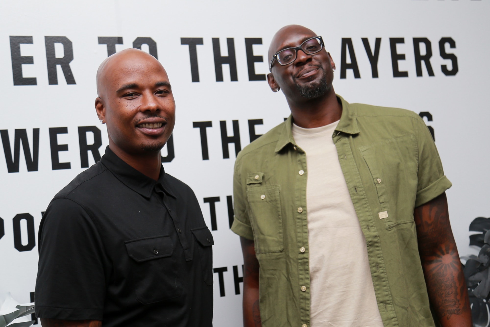Photo of Darius Miles, Quentin Richardson celebrating Knuckleheads’ 100th episode with NFT launch, Twitter Spaces