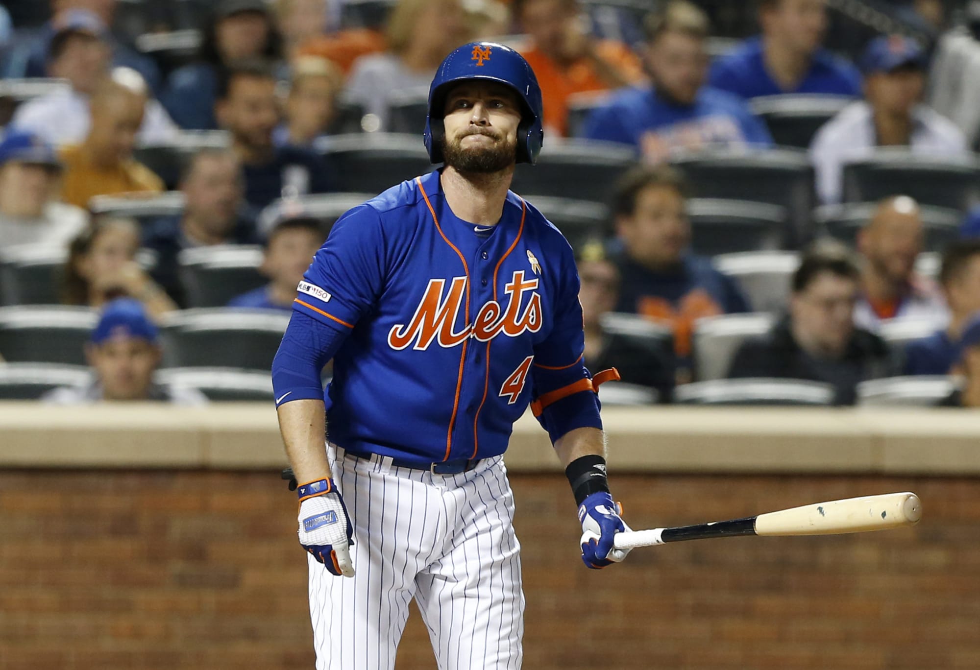 New York Mets: Jed Lowrie once again hits IL with knee injury