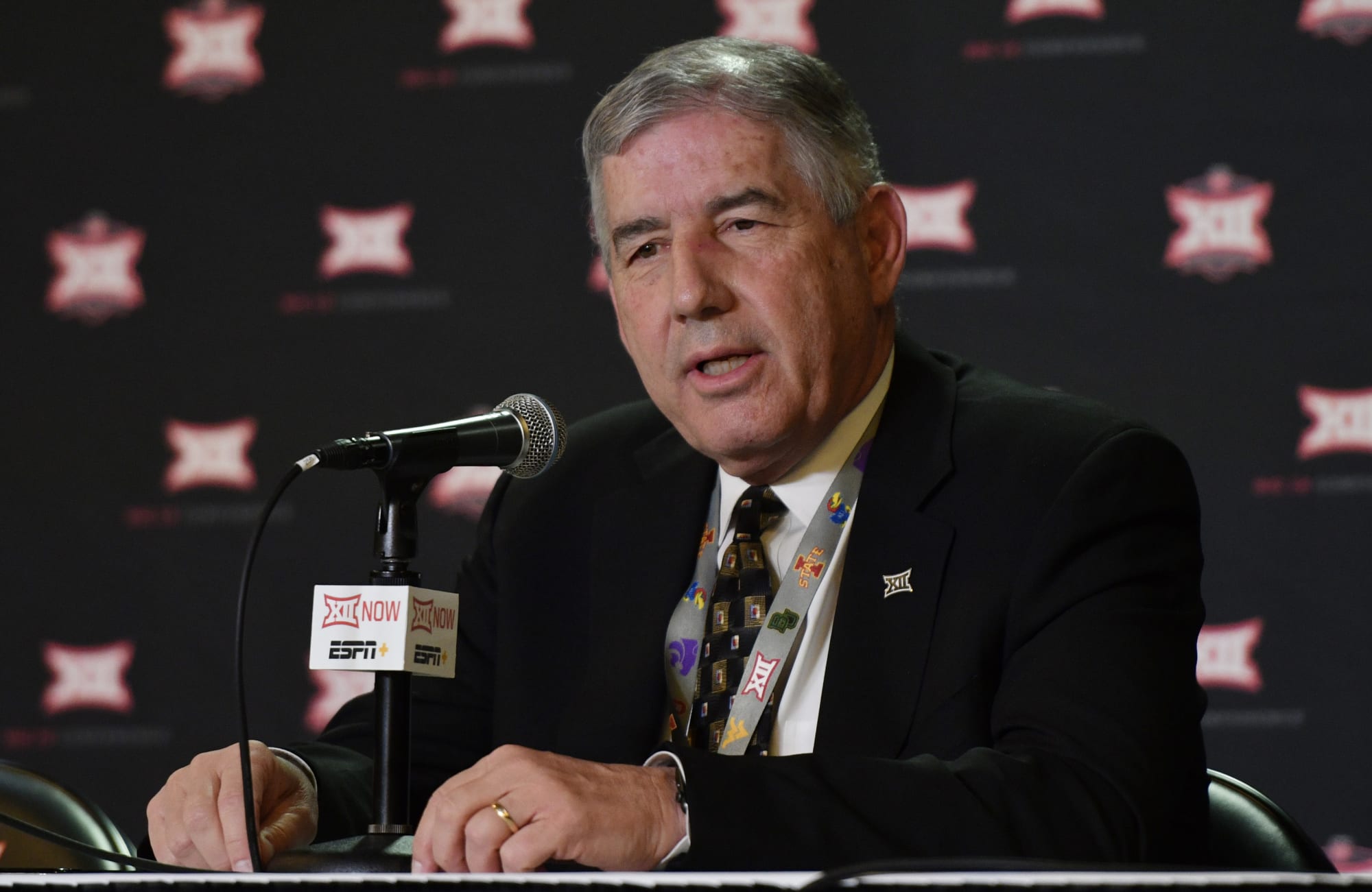 Photo of Bob Bowlsby to leave Big 12 before Oklahoma and Texas do