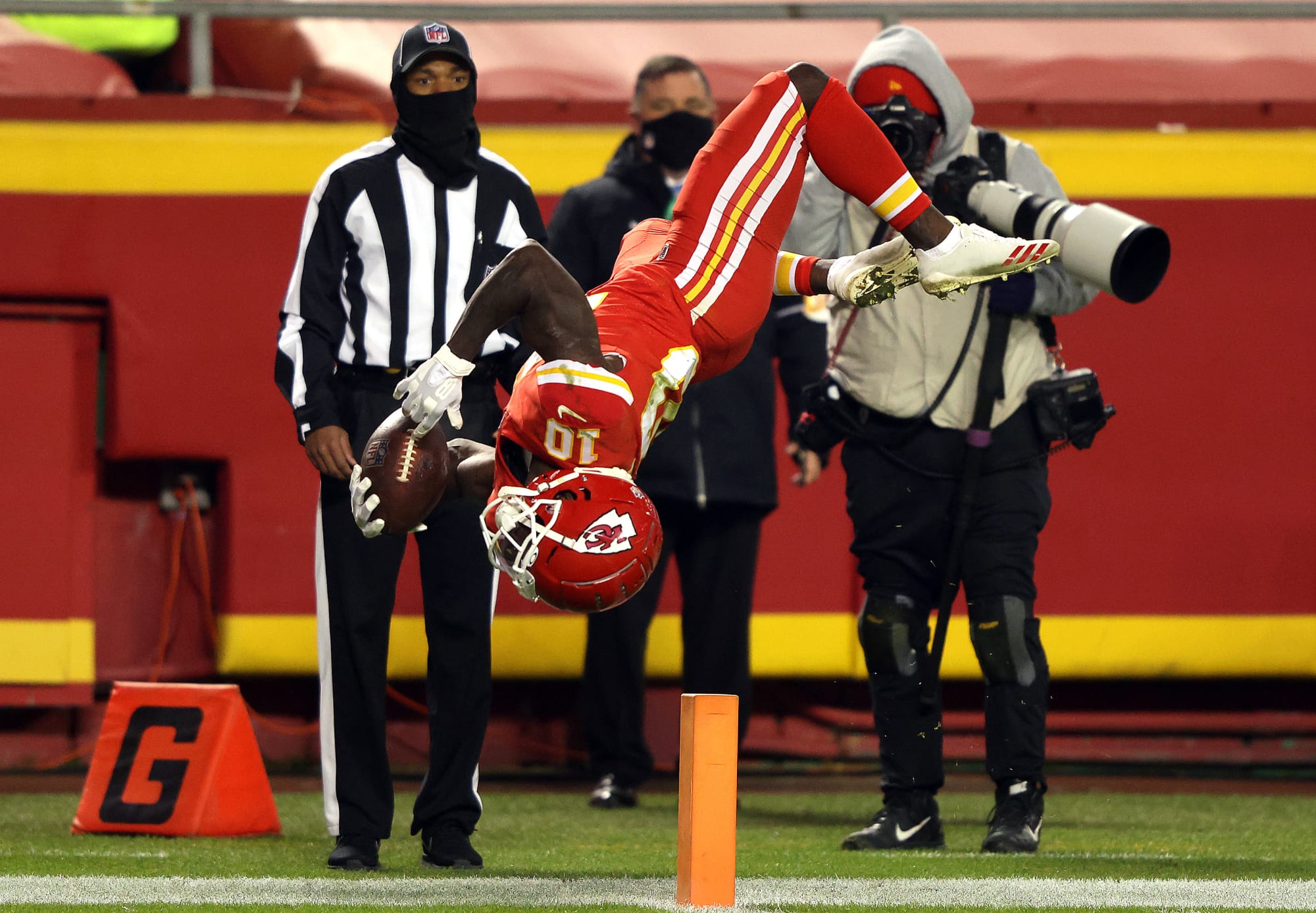 Chiefs: Andy Reid wants Tyreek Hill to make a change with backflips