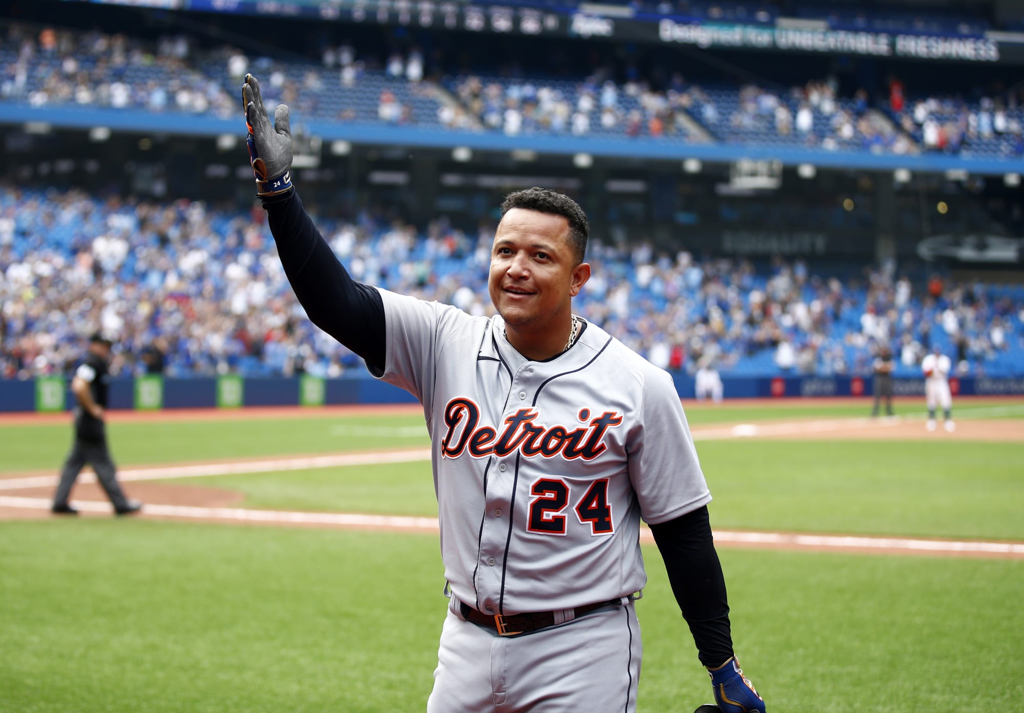 Photo of This stat puts Yankees decision to walk Miguel Cabrera in question