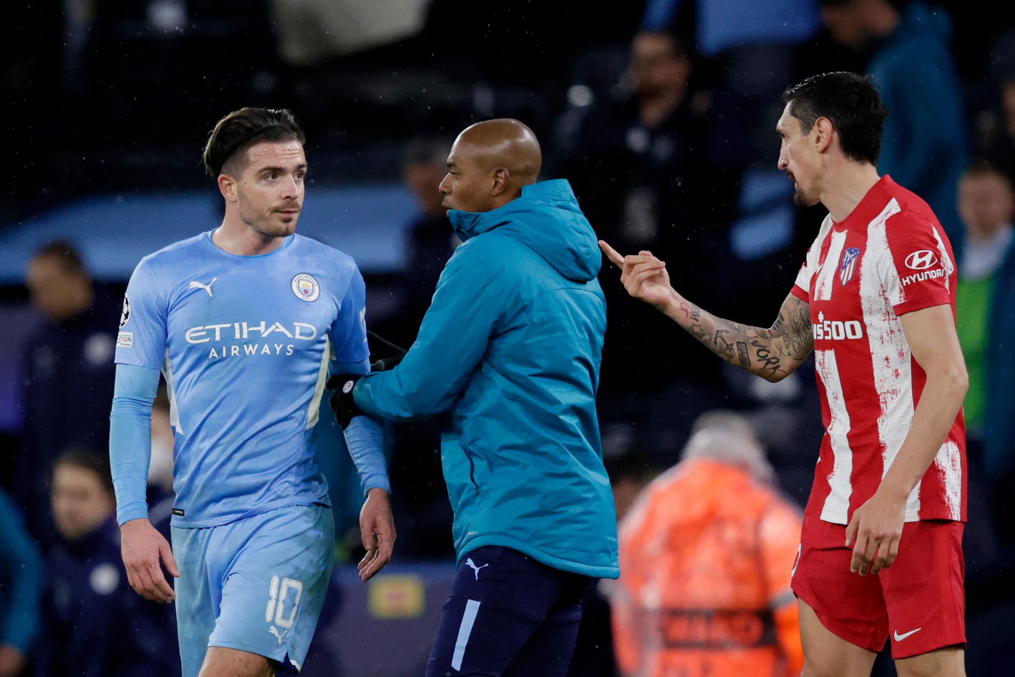 Photo of Man City’s Jack Grealish, Atletico’s Stefan Savic fight in tunnel after Champions League match