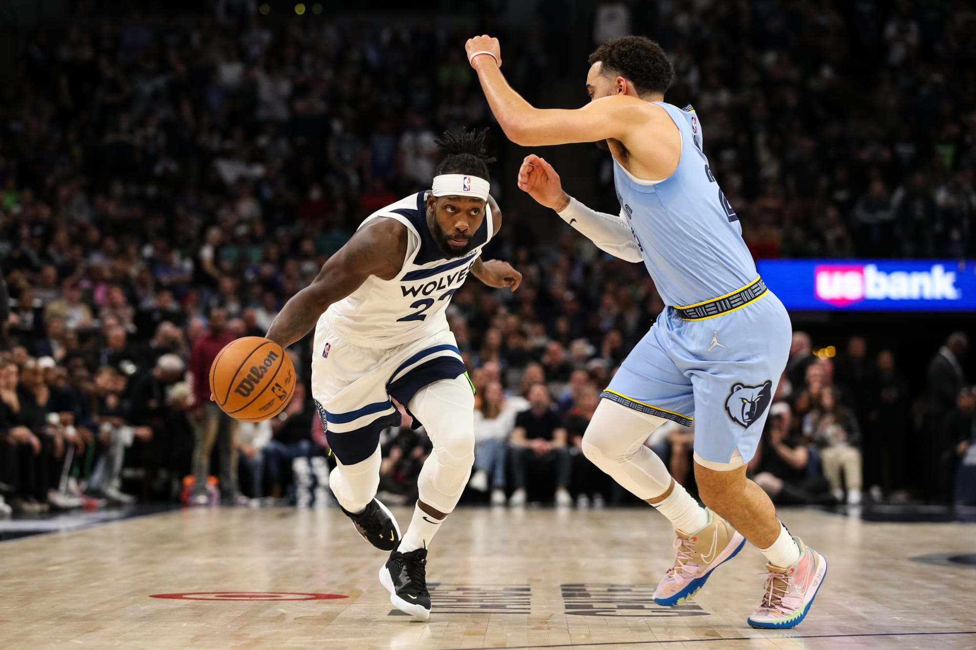 Photo of Grizzlies, Timberwolves can’t play basketball without protestors stopping games