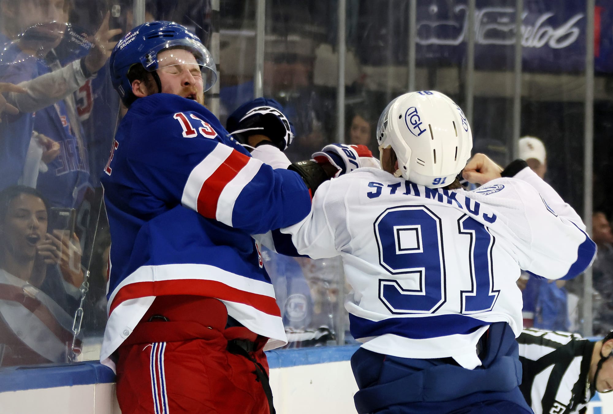 Photo of Watch: Rangers-Lightning Game 5 ends in an all-out brawl
