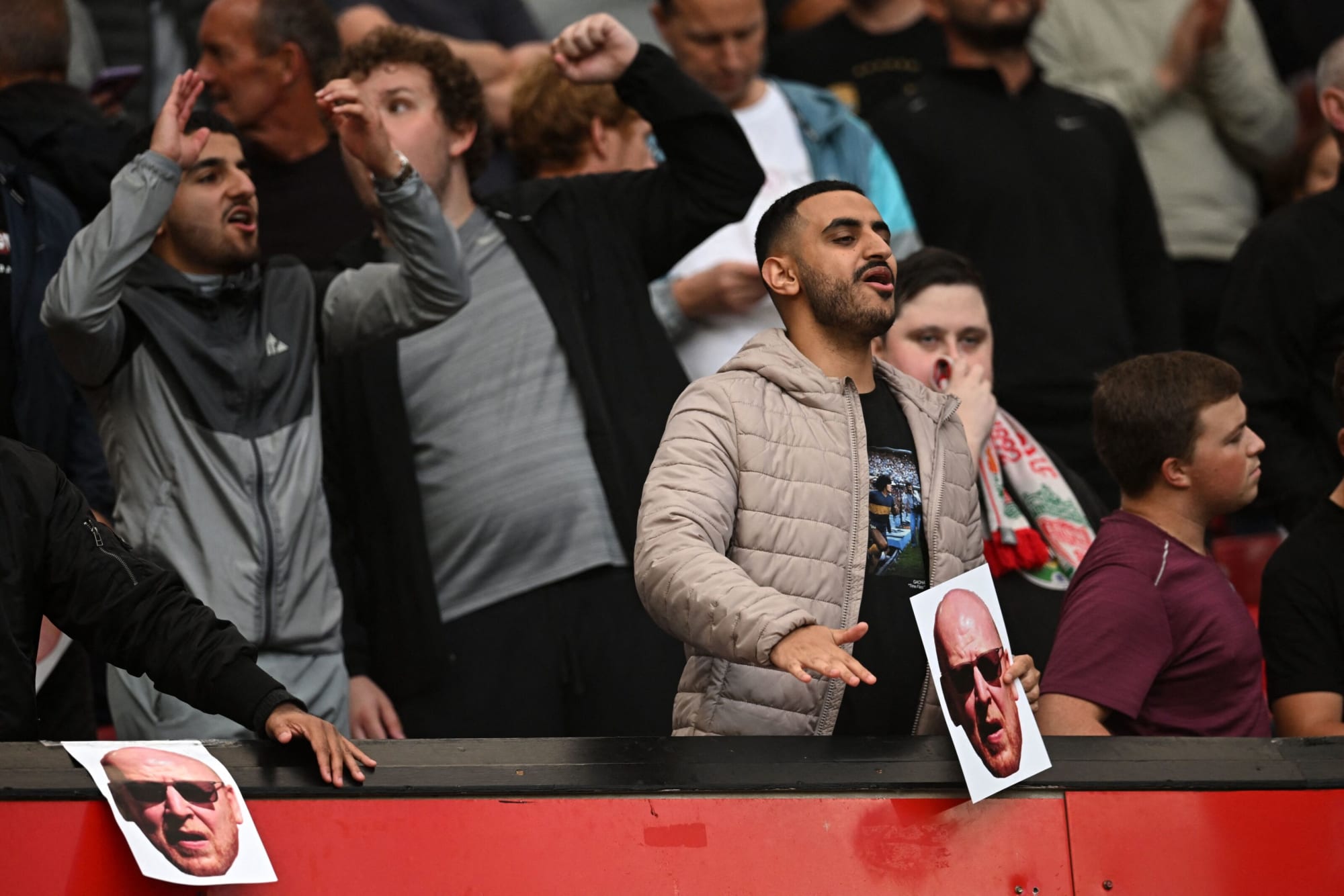 Photo of Watch: Liverpool fans troll Manchester United’s cheap owners