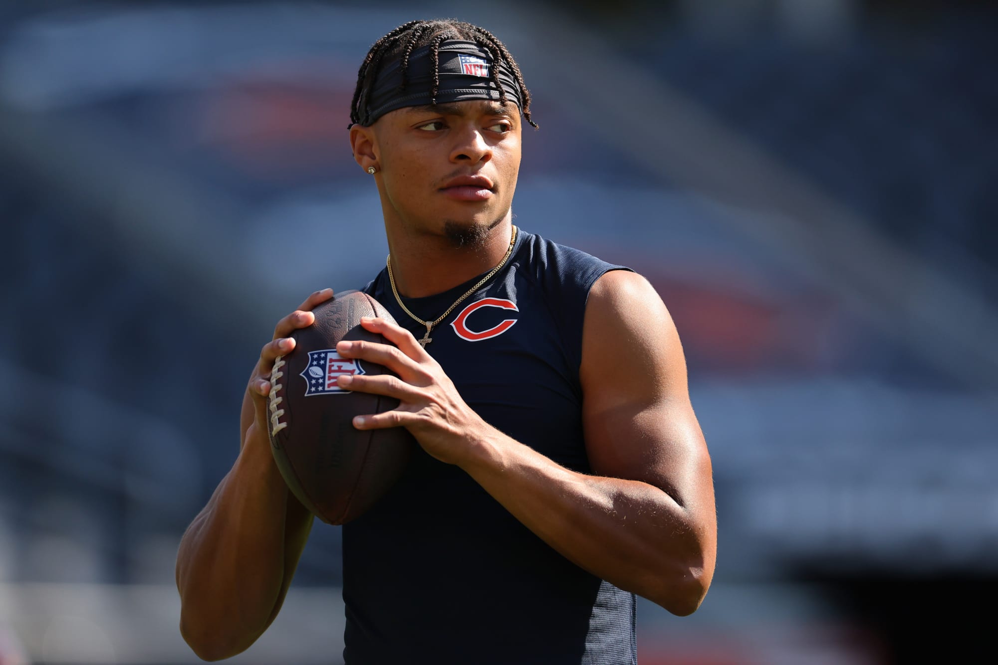 Photo of Excited Justin Fields pumped up after Bears acquire D.J. Moore
