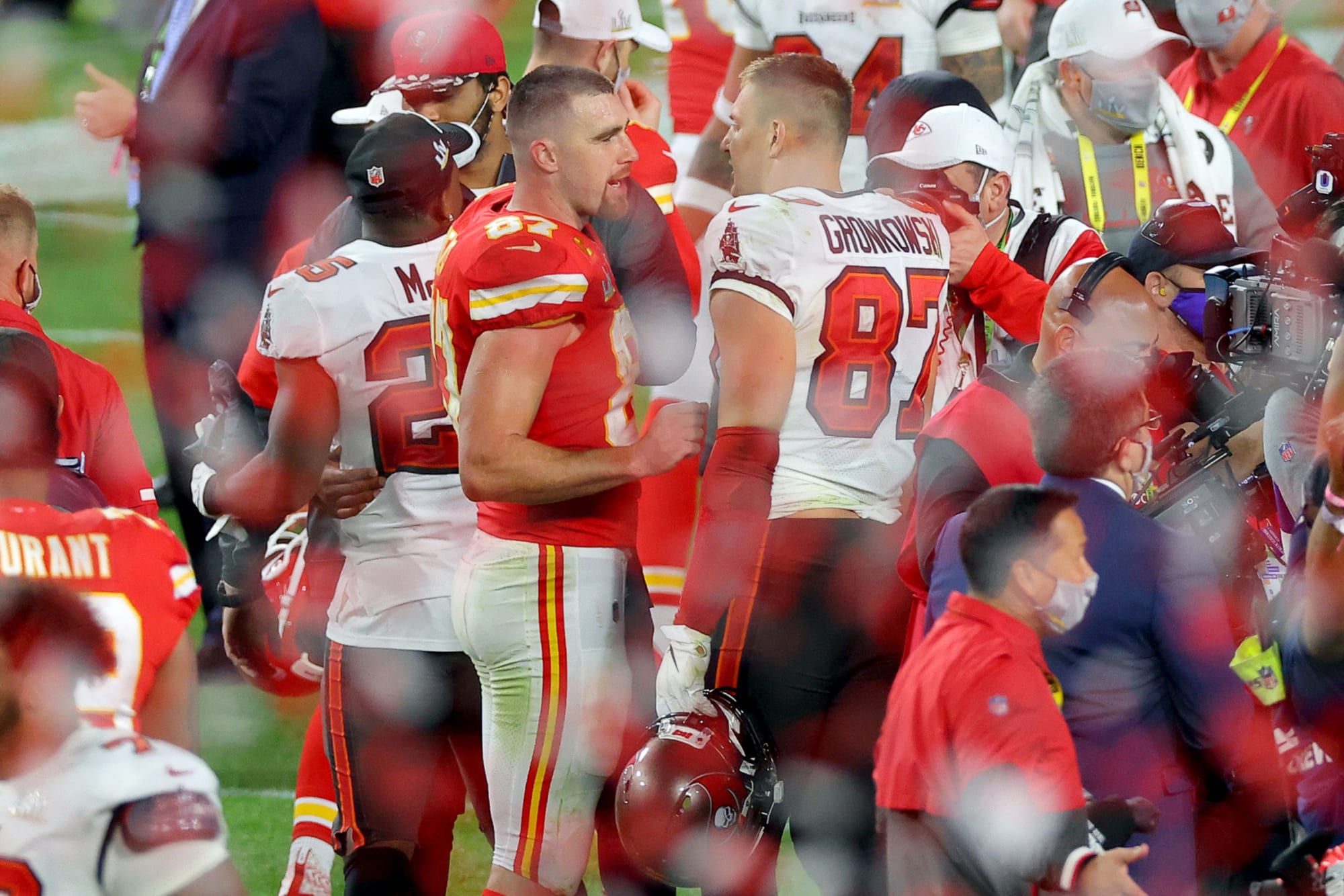 The Gronk versus Kelce tight end debate has resurfaced, yet the answer stays the same