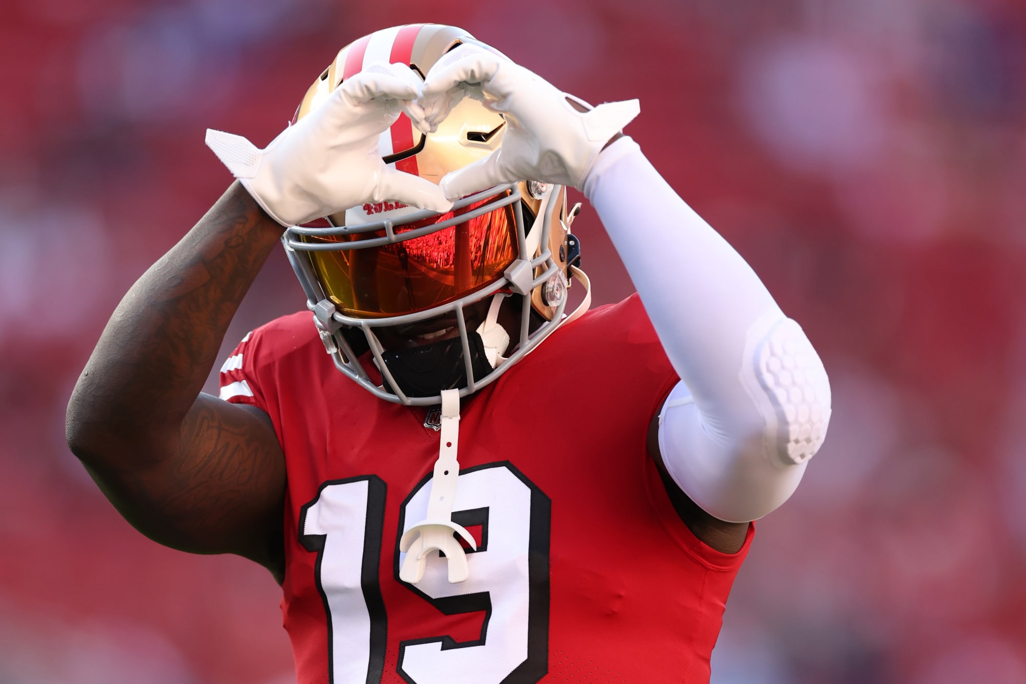Epic fan video shows Alex Smith enjoying Deebo Samuel as much as the rest of us