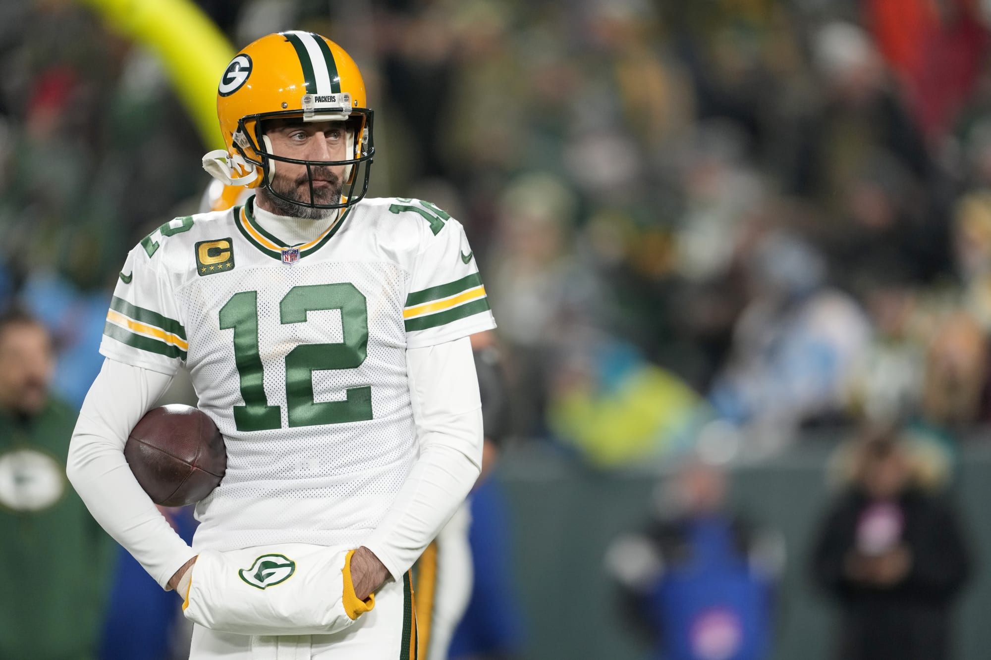 Photo of Aaron Rodgers says he’s been playing with broken thumb since Week 5