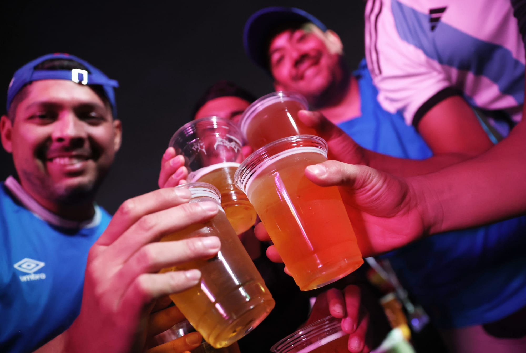 Photo of World Cup fans start epic chant calling out lack of beer in Qatar (Video)