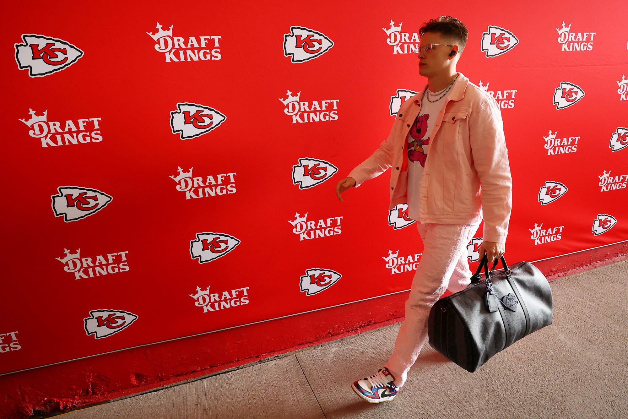 Joe Burrow’s limited wardrobe in KC shows desperate attempt to send Chiefs a message