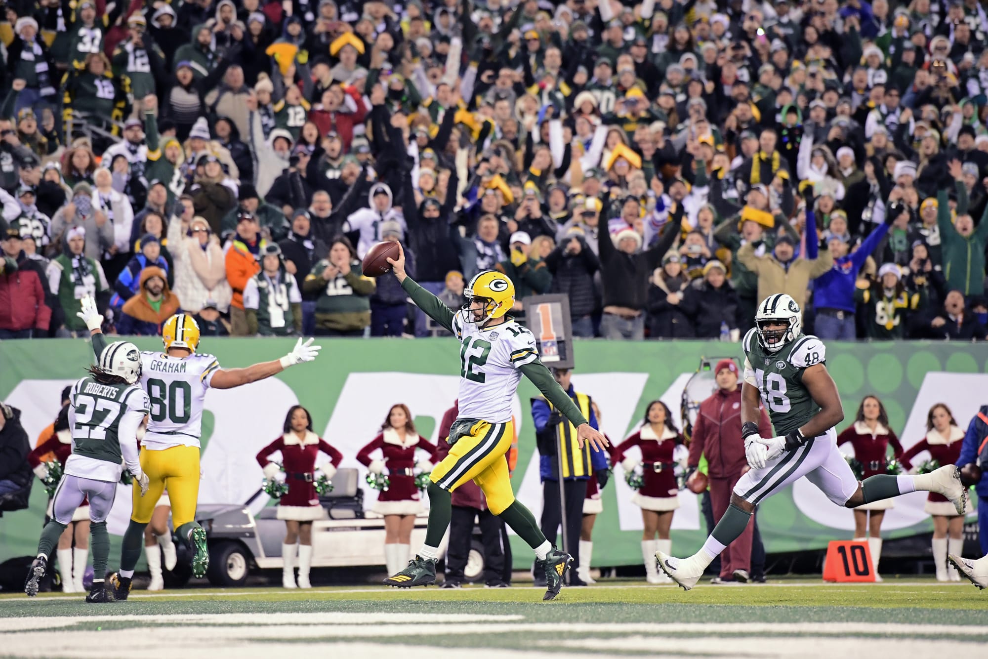 Photo of Aaron Rodgers just became the Jets’ quarterback to lose