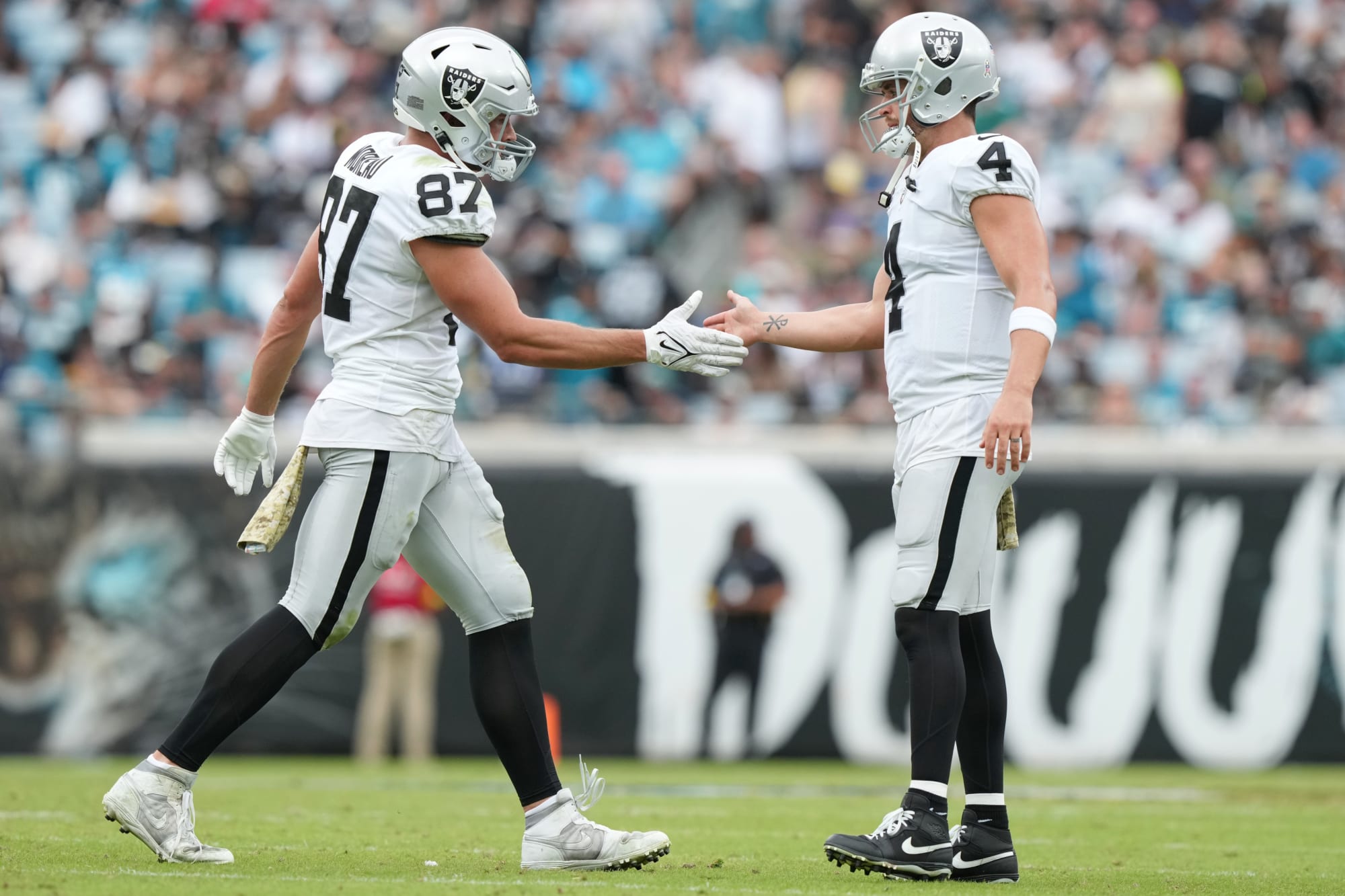Photo of NFL Rumors: Saints foster a friend for Derek Carr, Vikings and Packers fortify their defense