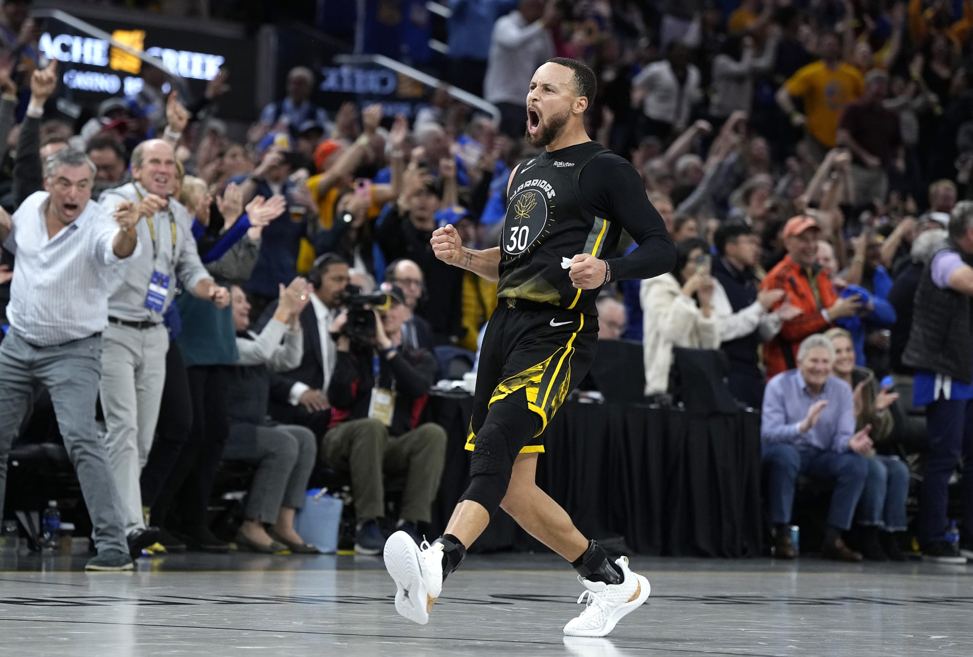 Photo of Steph Curry has hilarious response after saving the Warriors (Video)