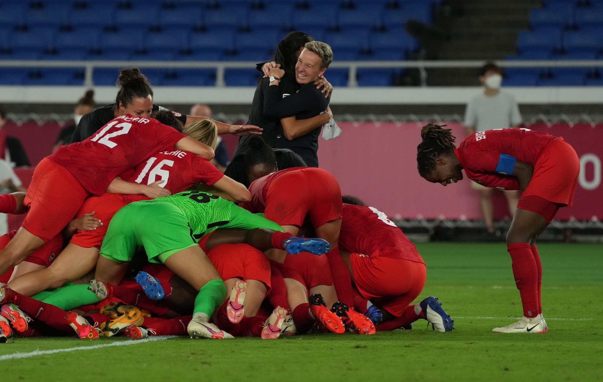 Photo of Canada women’s national team striking due to budget cuts