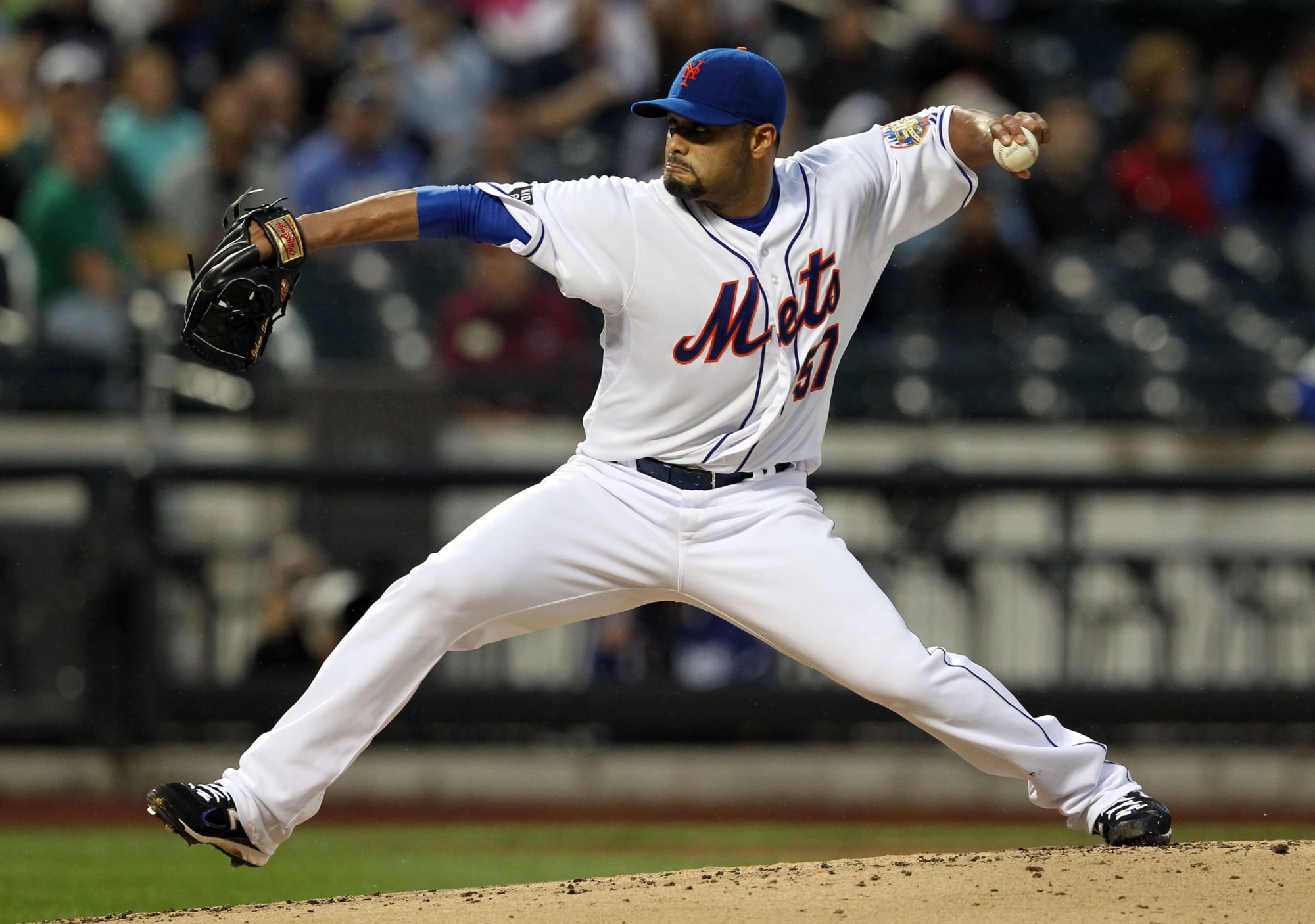 Photo of Johan Santana congratulates Mets pitching staff for combined no-hitter