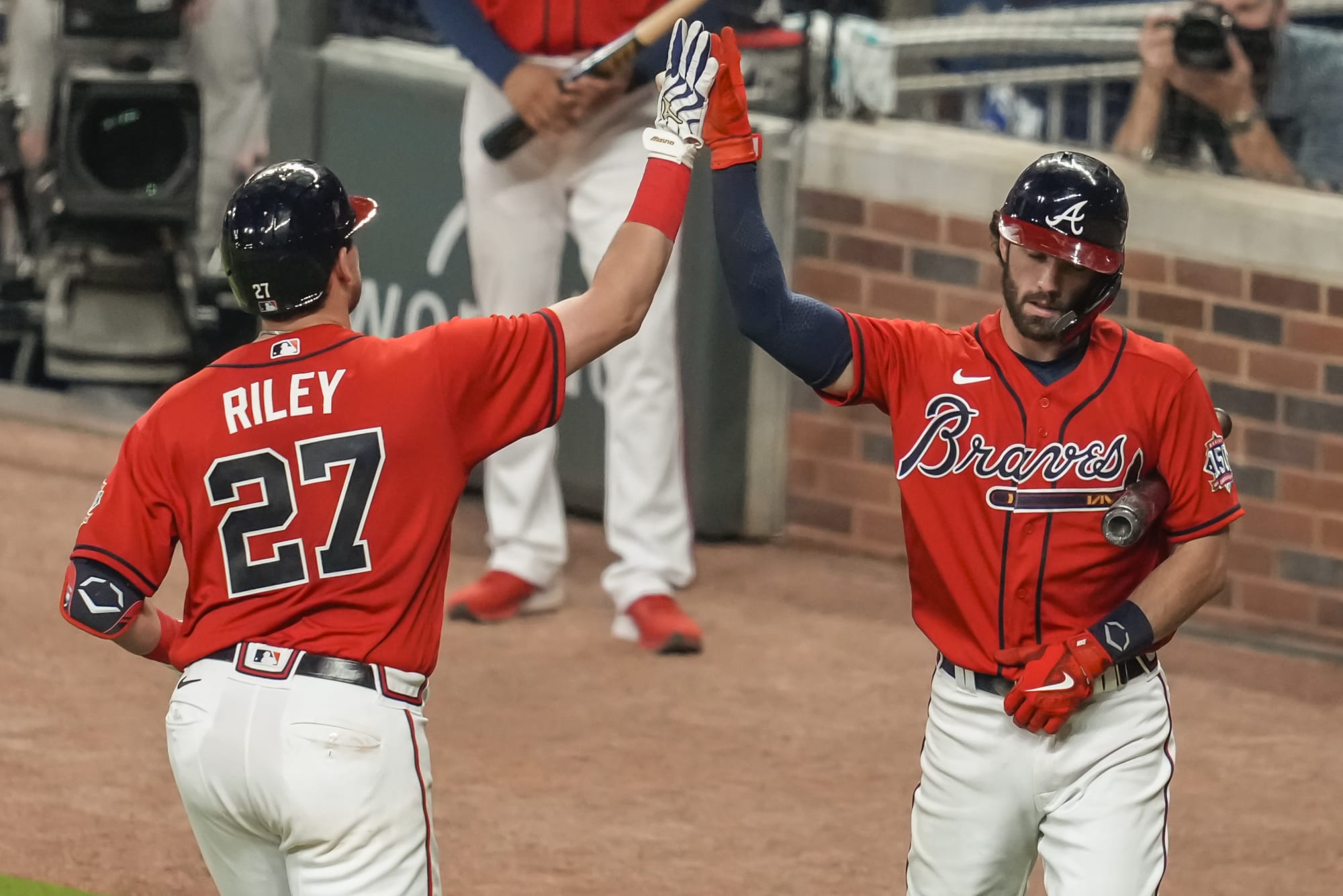 Braves set MLB record in absolute dismantling of Pirates pitching