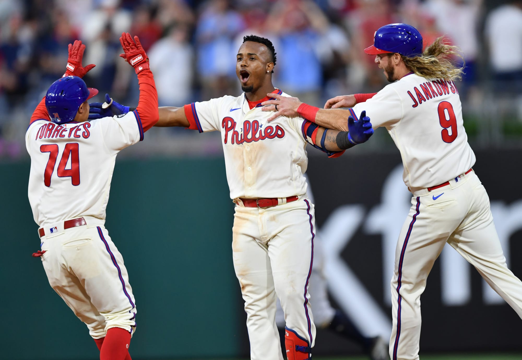 Phillies win 3rd straight game on a walkoff (Video)