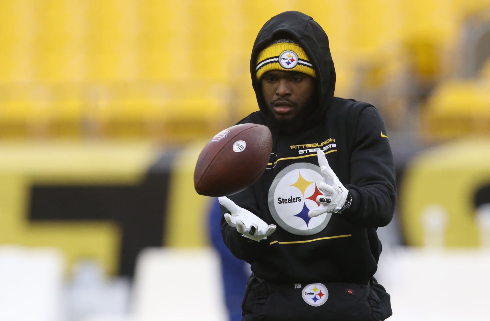 Steelers won’t totally back up Brinks truck for Diontae Johnson
