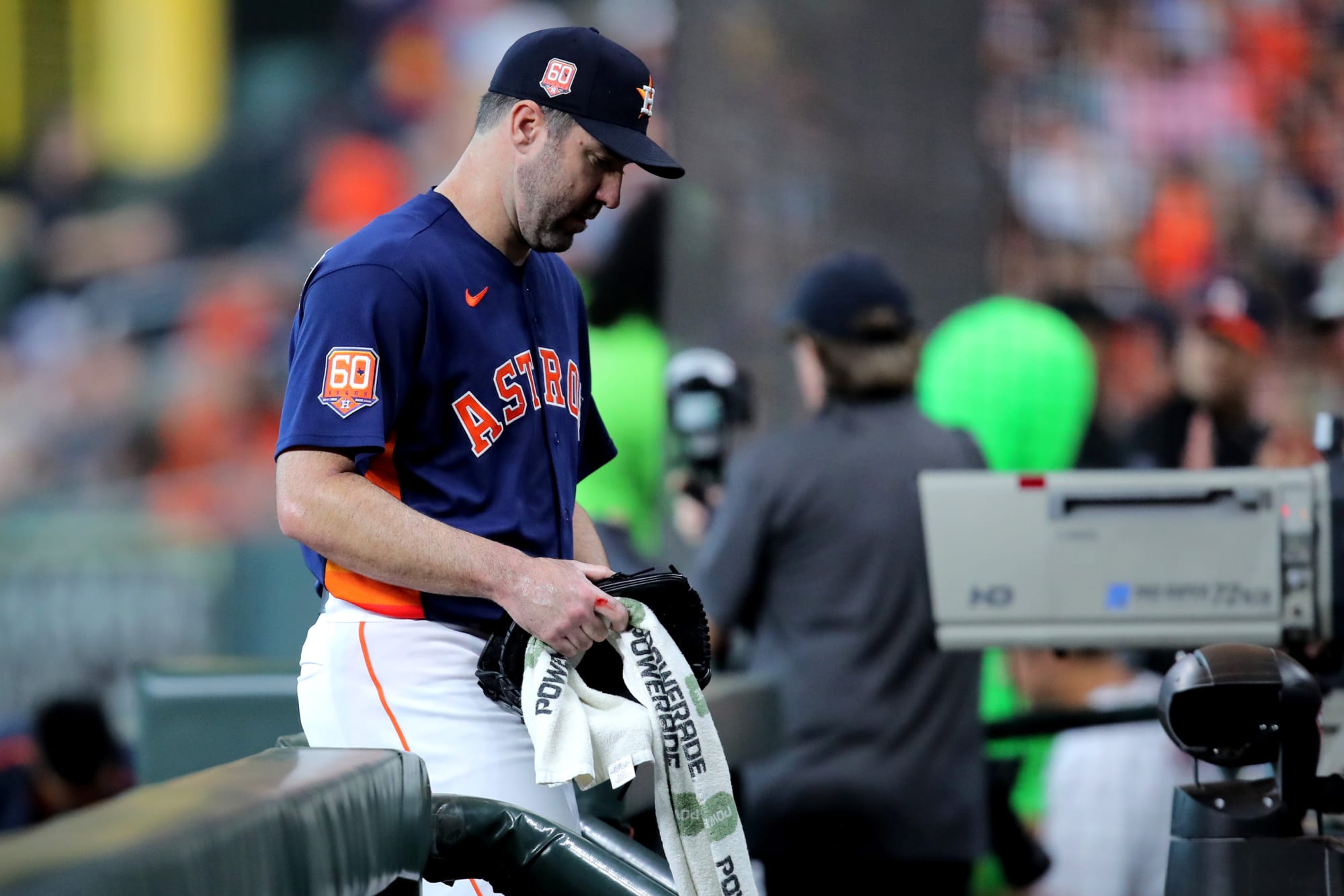 Photo of Justin Verlander injury: Astros Cy Young candidate exits with leg injury