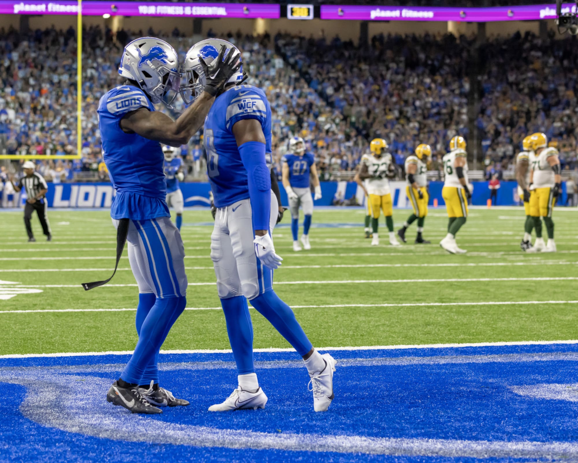 Lions safety takes shot at Aaron Rodgers ahead of potential play-in matchup (Video)