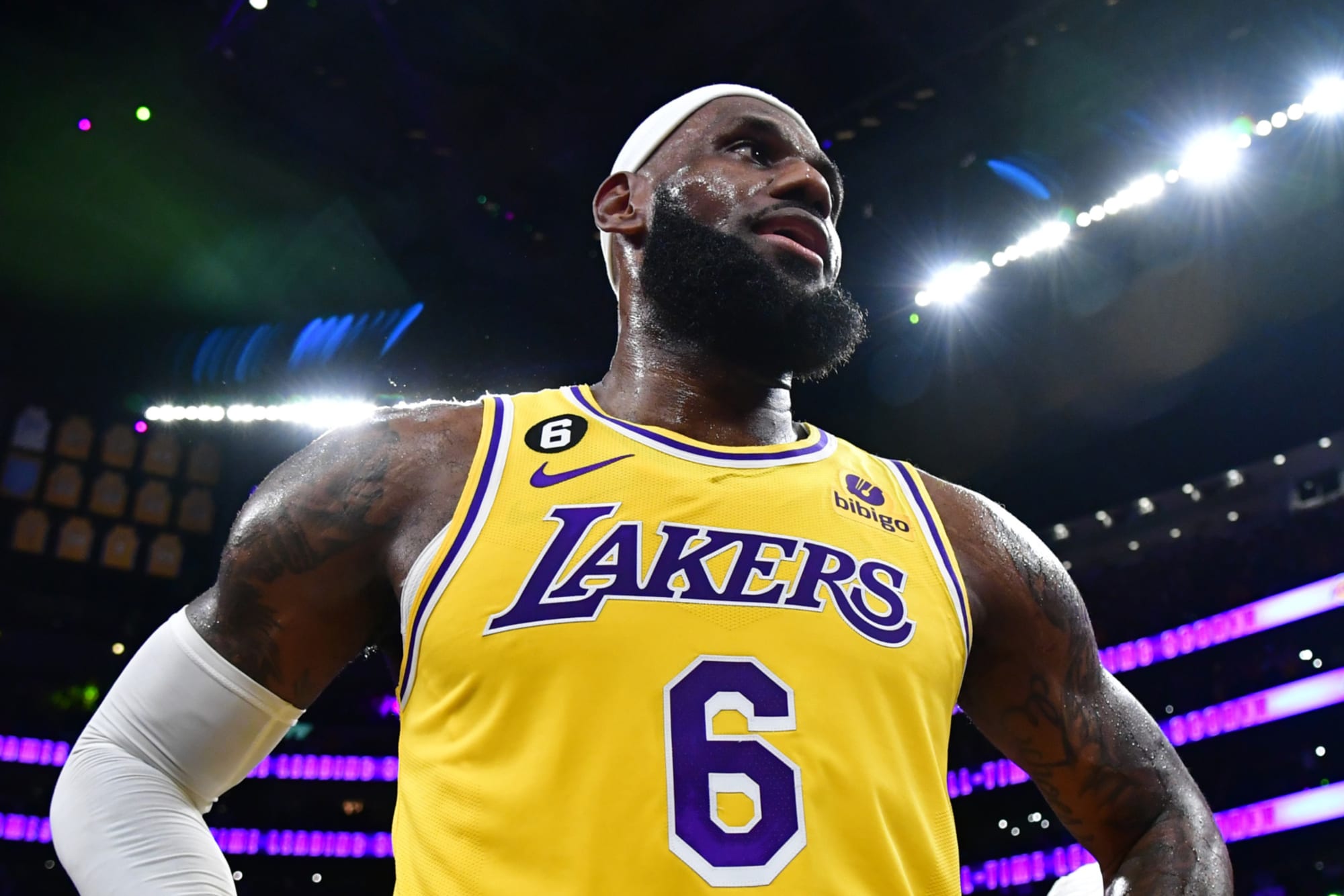 Photo of Is LeBron James playing tonight? Latest injury update for Lakers vs. Warriors