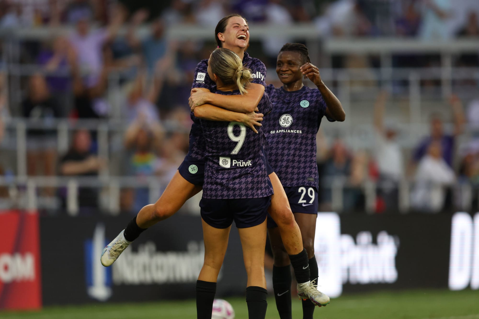 Photo of NWSL Challenge Cup news: Racing Louisville leads the pack at halfway point