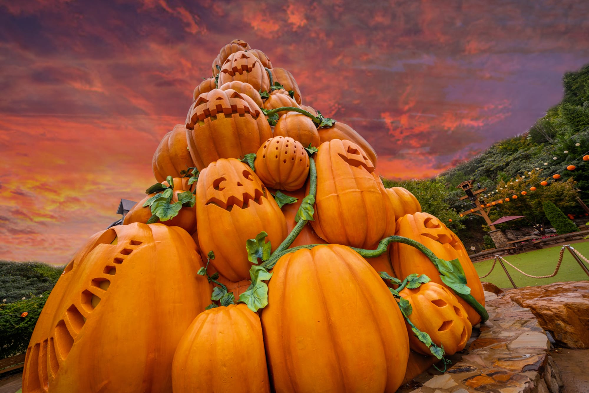 Dollywood Harvest Festival celebrates the vibrant autumn atmosphere