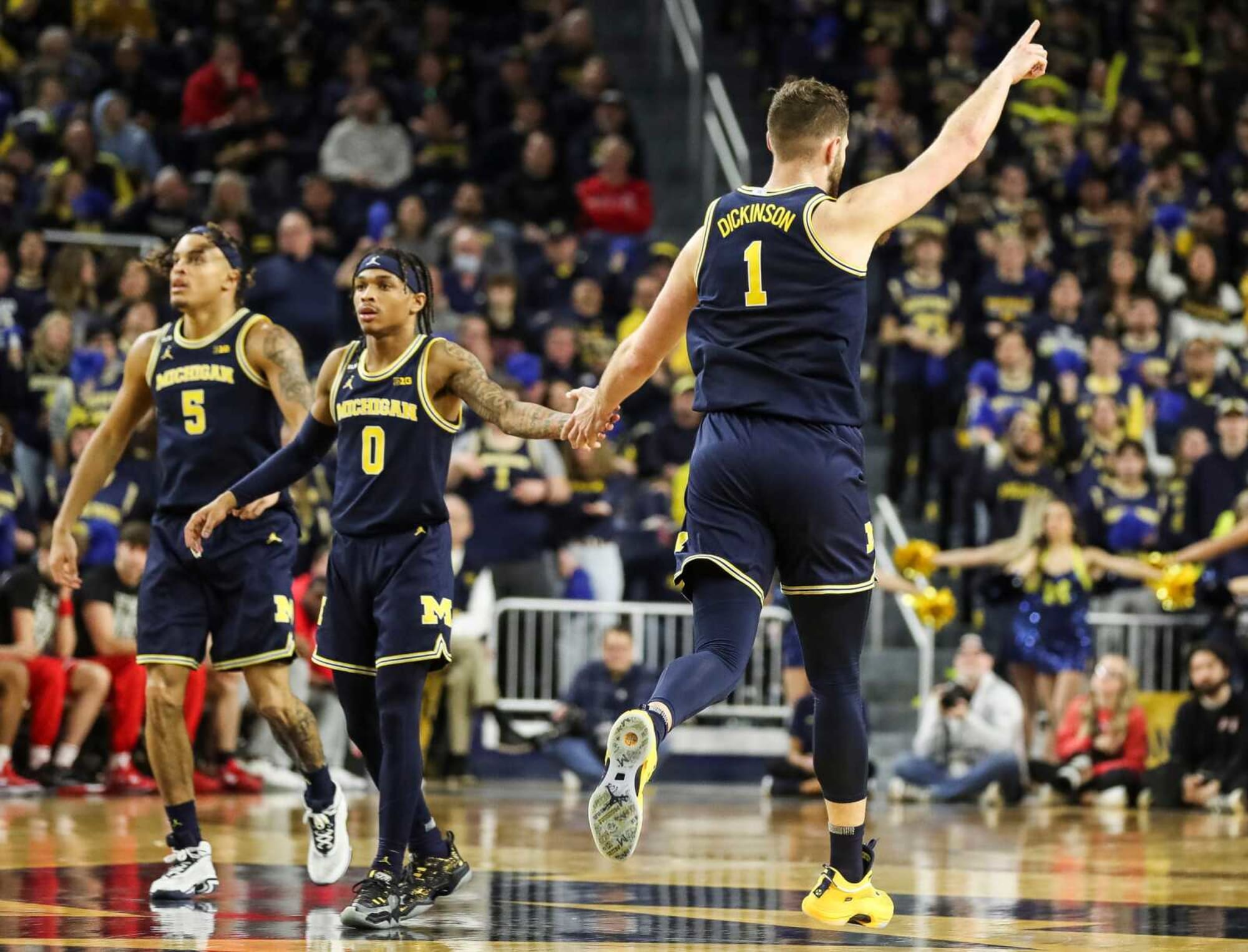 Michigan Wolverines news Basketball sweeps, recruiting updates and more