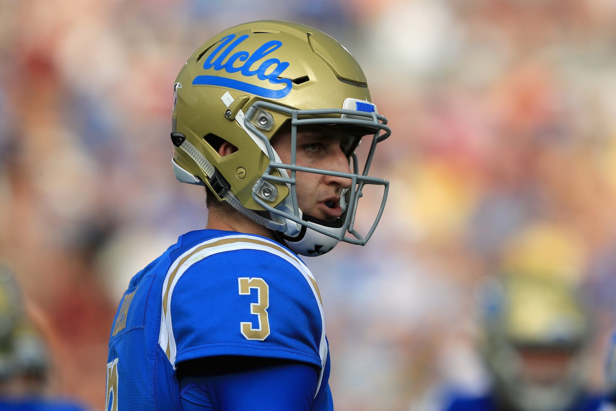 Ucla Football Josh Rosen Is Standing Out And Turning Heads