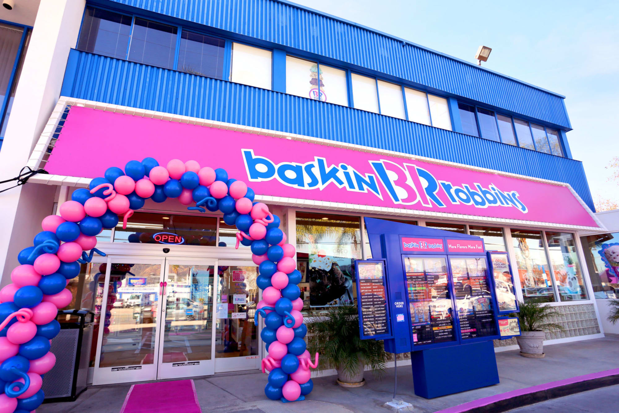can you buy baskin robbins ice cream in stores