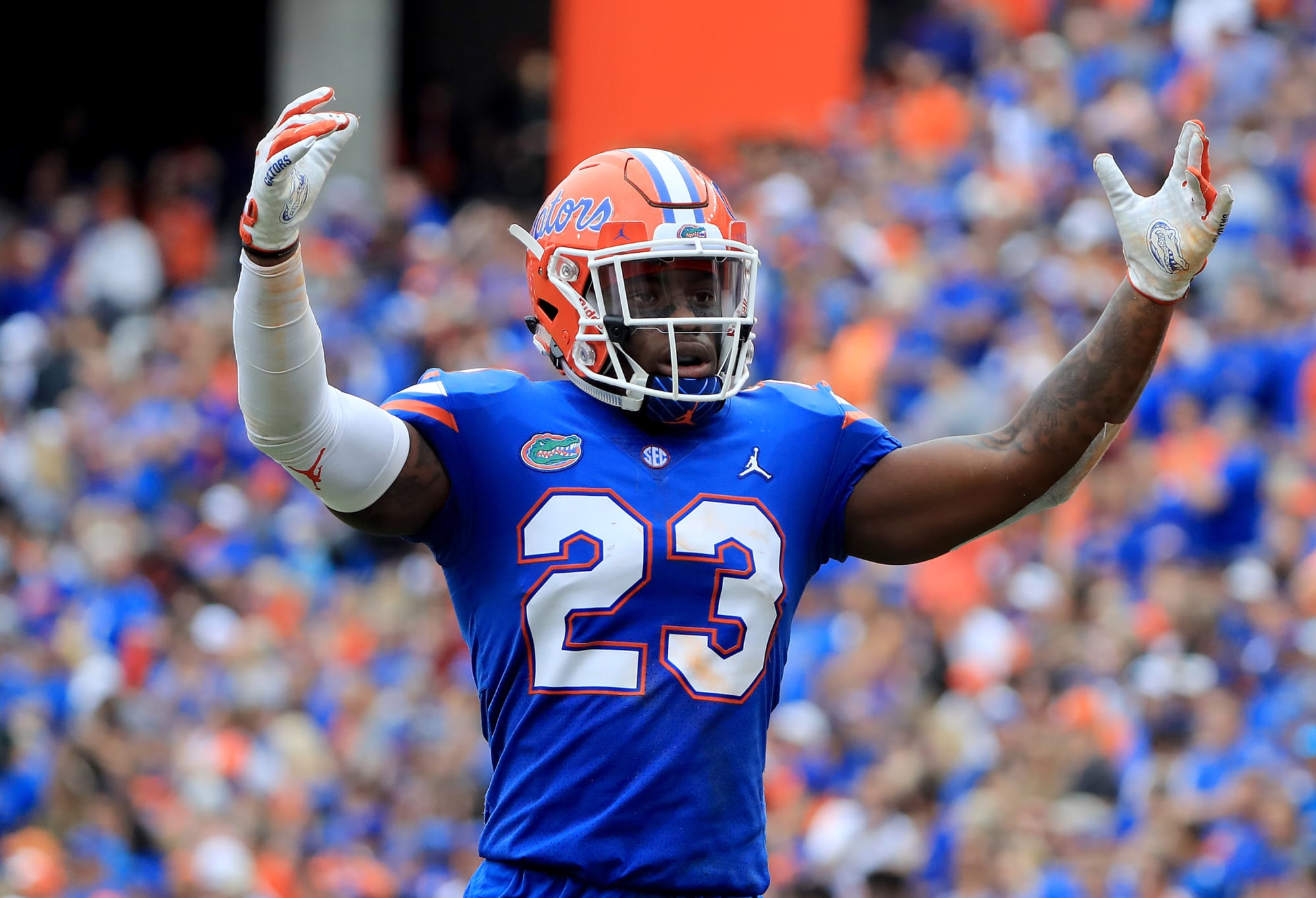 Florida Gators growl back in second half to secure 7th win of season
