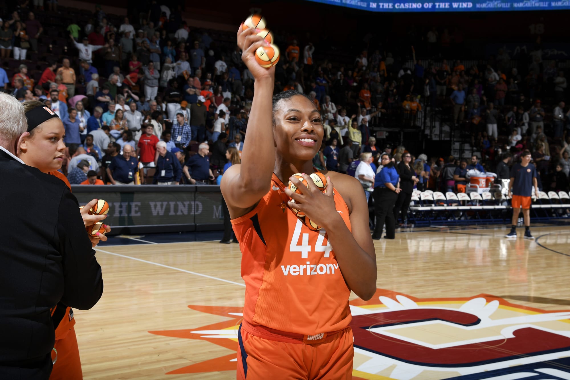 WNBA news: Report: Indiana Fever set to sign Betnijah Laney