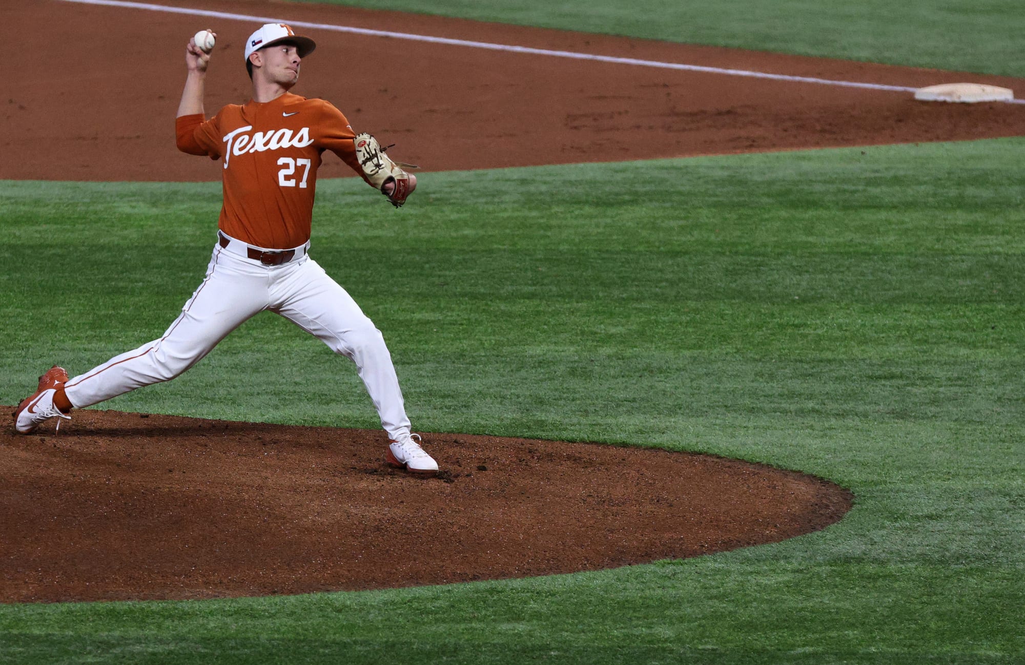 Texas Baseball Longhorns have a chance for dominant sweep of Baylor