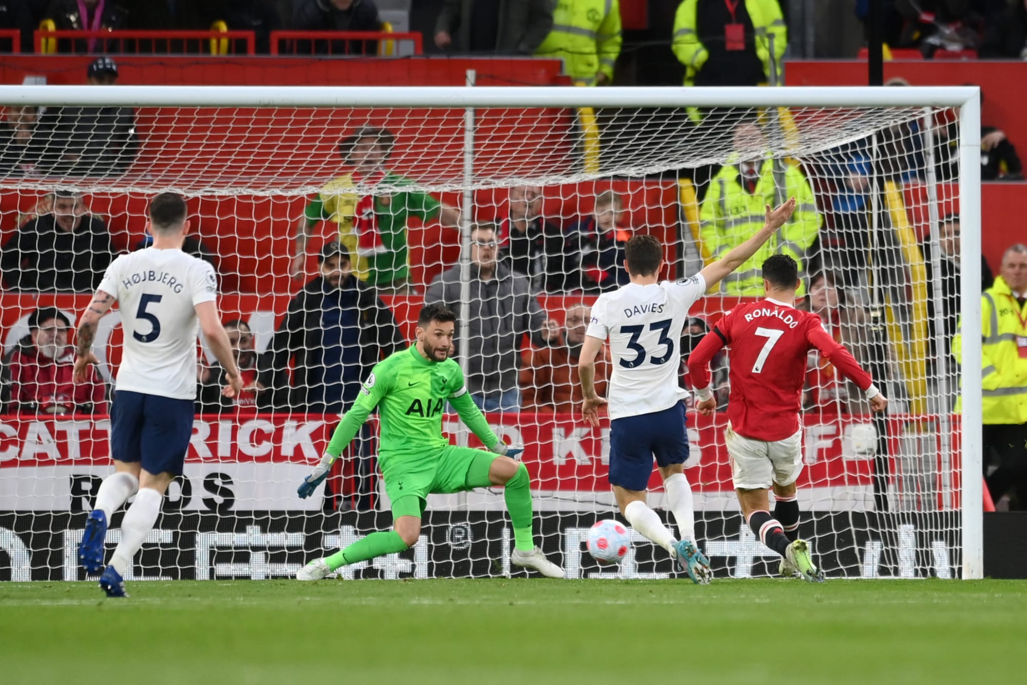 Tottenham player ratings in a dissatifying 2-3 loss to Manchester United